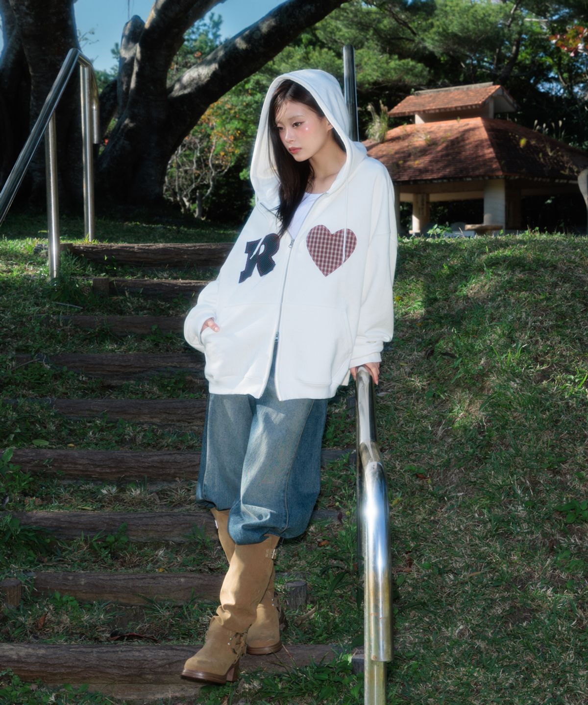 로제프란츠(ROSEFRANTZ) Heart Check Overfit Hood Zip-Up [Ivory]