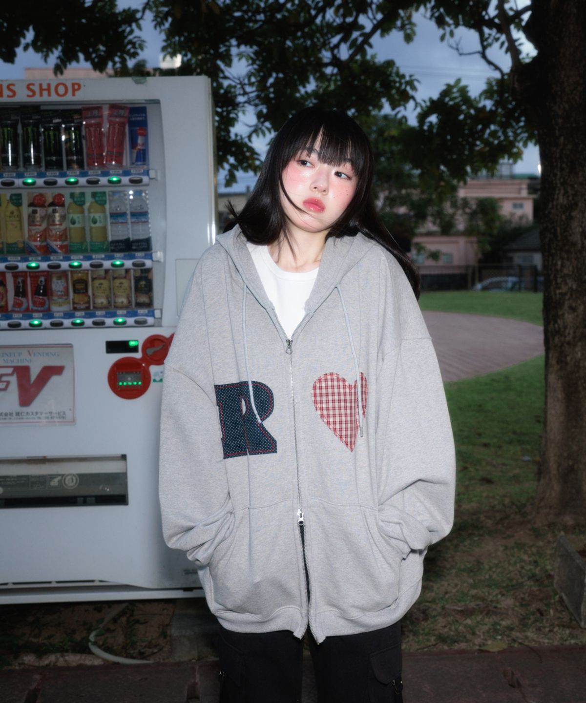 로제프란츠(ROSEFRANTZ) Heart Check Overfit Hood Zip-Up [Gray]