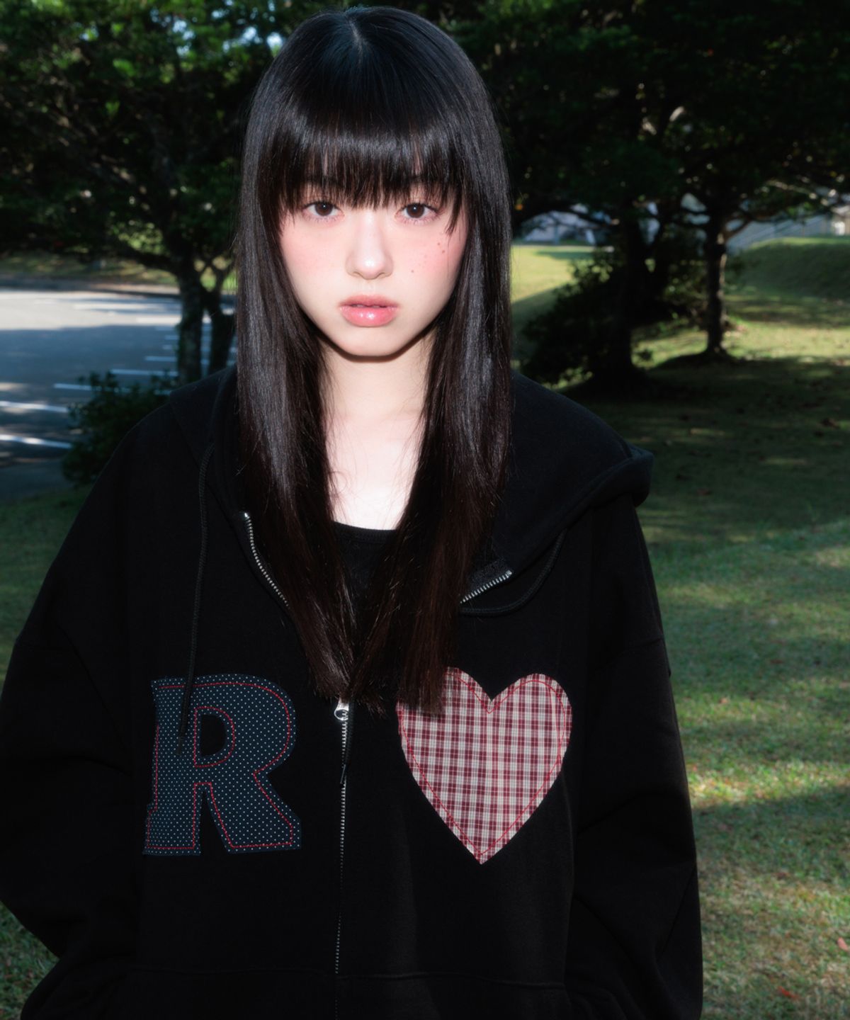 로제프란츠(ROSEFRANTZ) Heart Check Overfit Hood Zip-Up [Black]