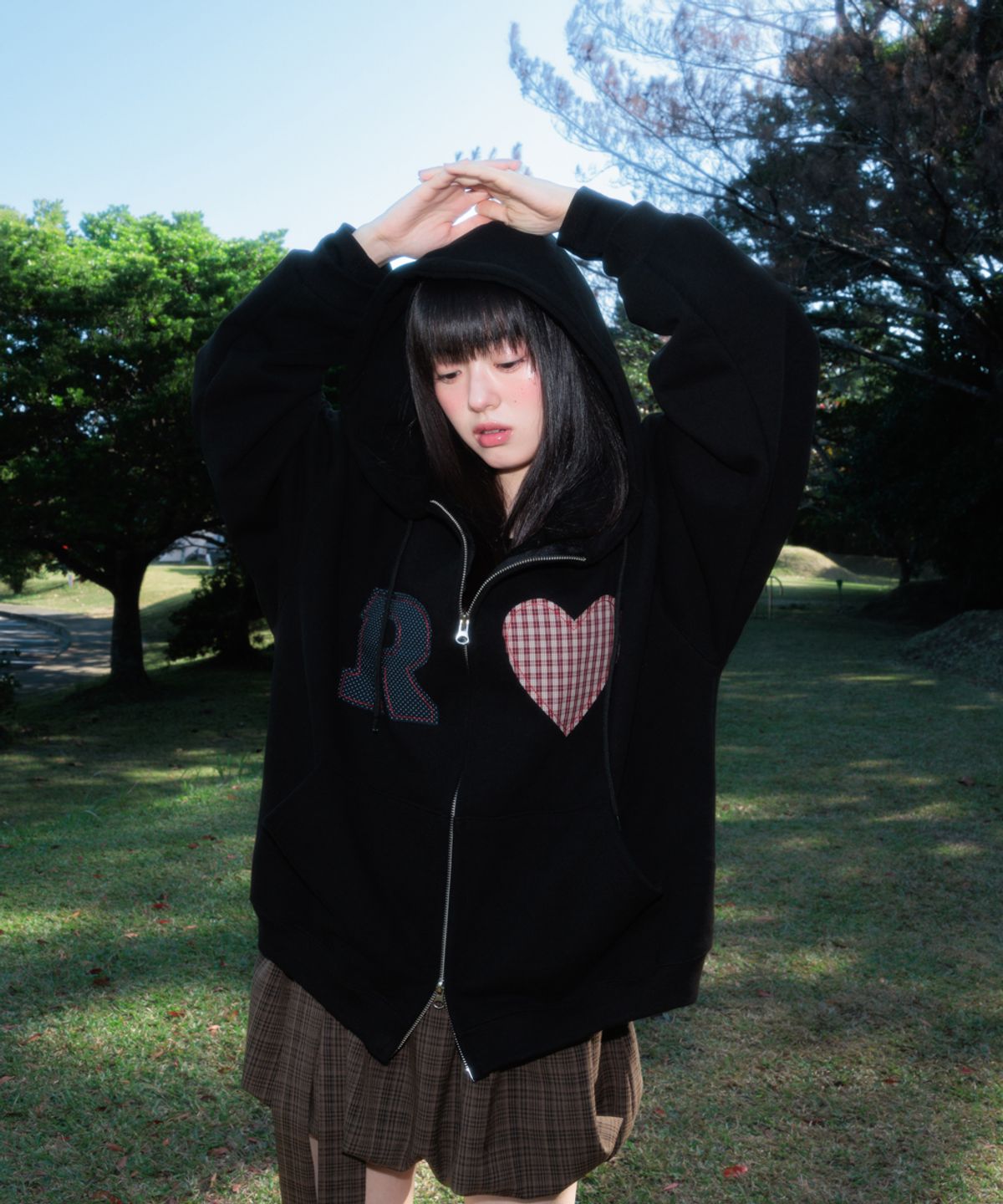 로제프란츠(ROSEFRANTZ) Heart Check Overfit Hood Zip-Up [Black]