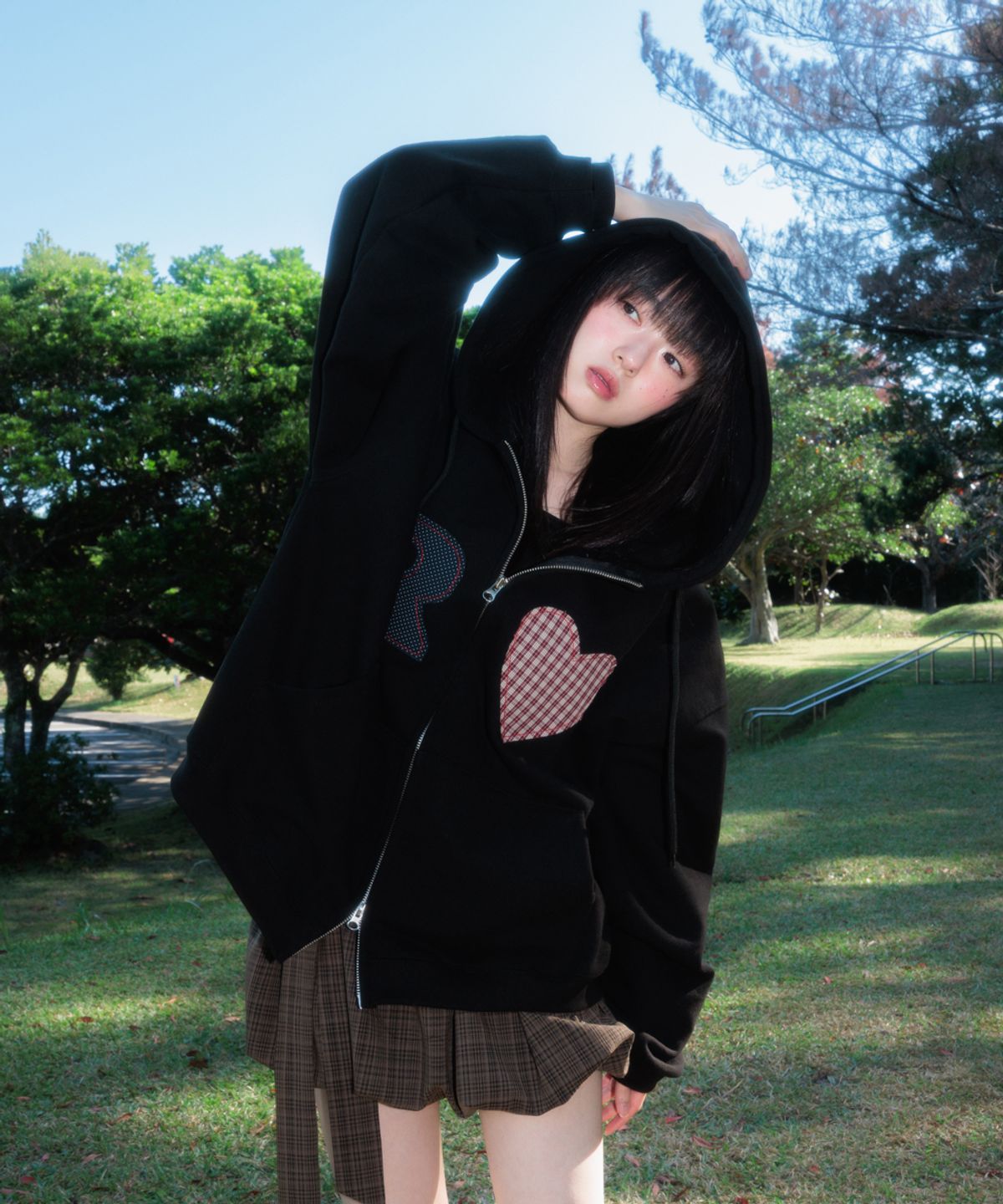 로제프란츠(ROSEFRANTZ) Heart Check Overfit Hood Zip-Up [Black]