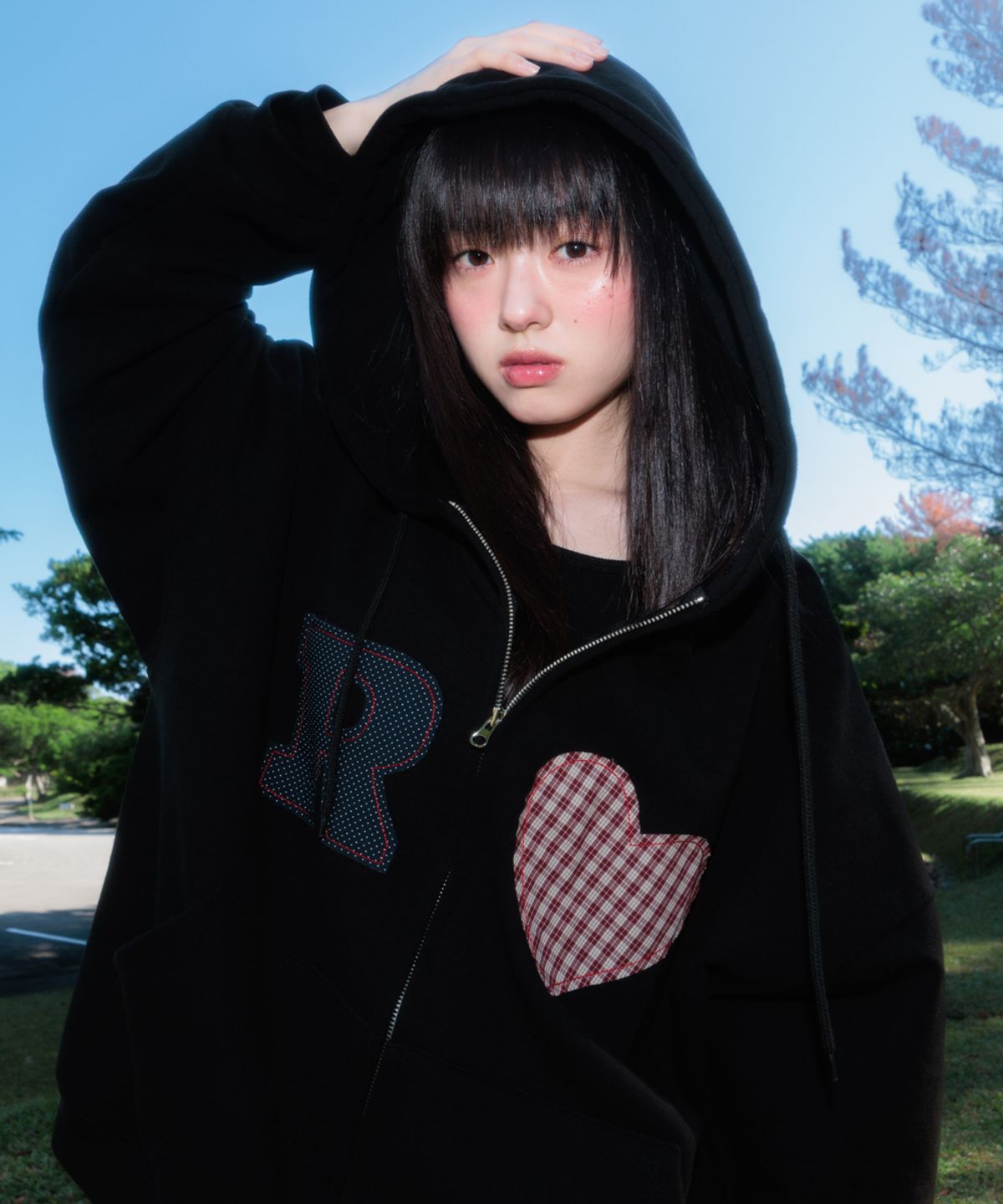 로제프란츠(ROSEFRANTZ) Heart Check Overfit Hood Zip-Up [Black]