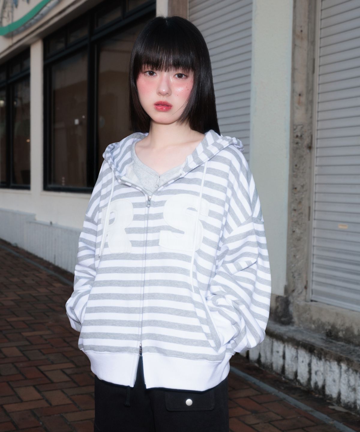 로제프란츠(ROSEFRANTZ) Patch Stripe Hood Zip-Up [Ivory]