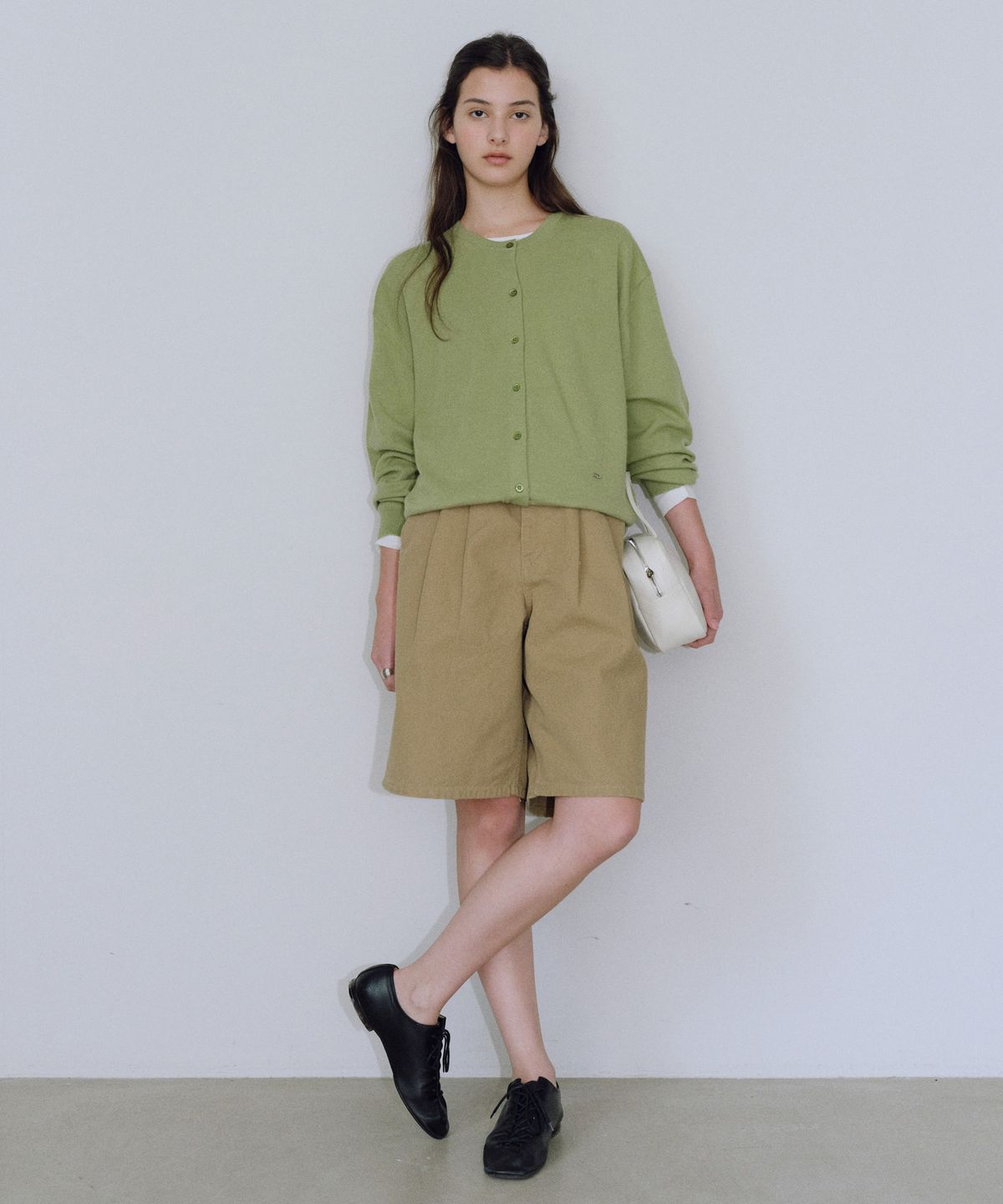 유라고(URAGO) Two-tuck bermuda denim pants