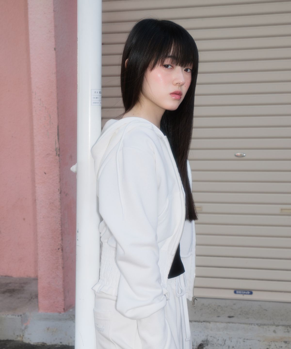 로제프란츠(ROSEFRANTZ) Smoke Ruffle Hood Zip-Up [Ivory]