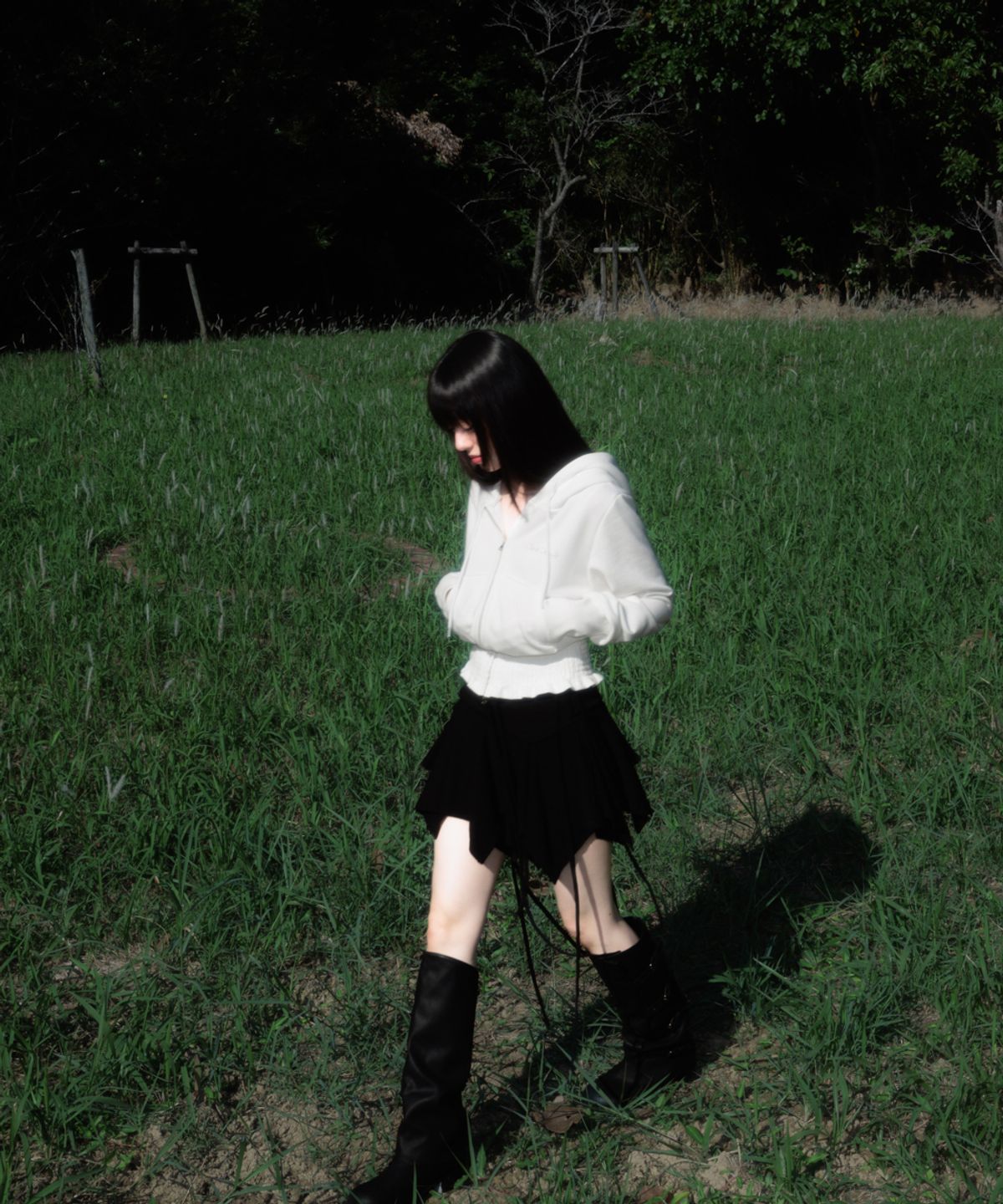 로제프란츠(ROSEFRANTZ) Smoke Ruffle Hood Zip-Up [Ivory]