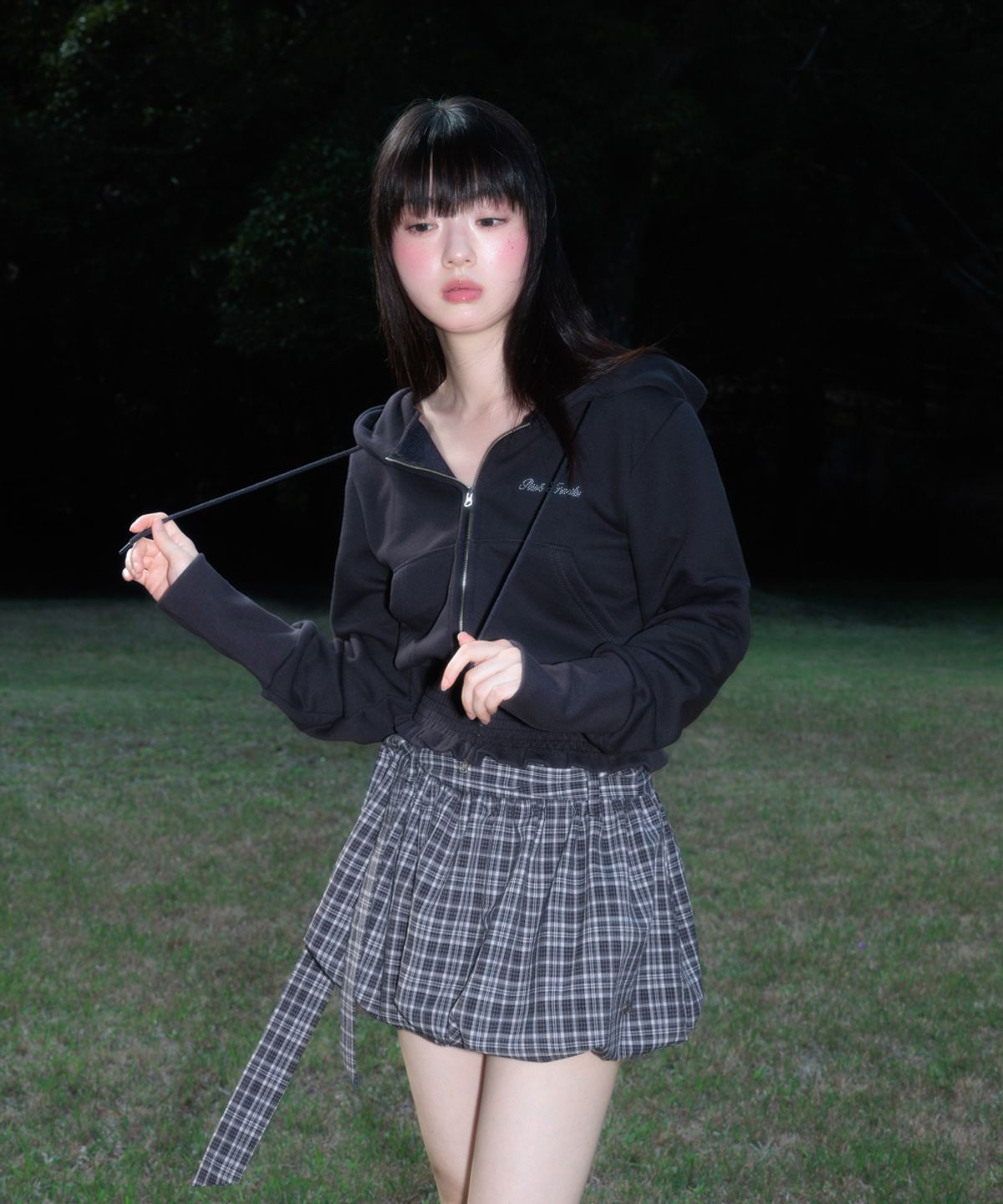 로제프란츠(ROSEFRANTZ) Smoke Ruffle Hood Zip-Up [Charcoal]