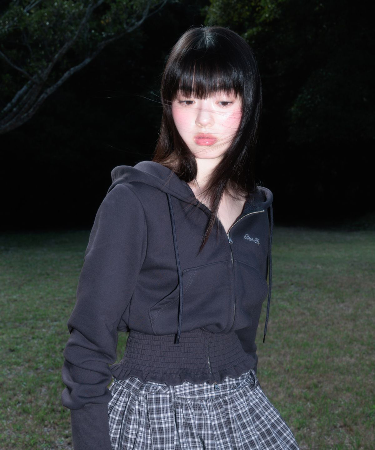로제프란츠(ROSEFRANTZ) Smoke Ruffle Hood Zip-Up [Charcoal]