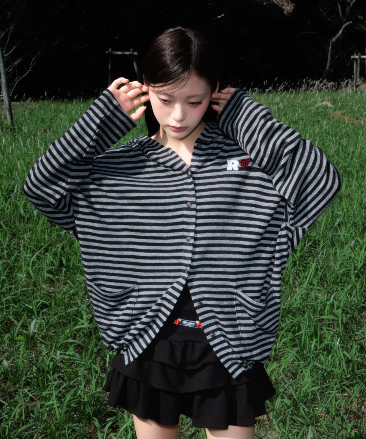 로제프란츠(ROSEFRANTZ) Stripe Heart Hood Cardigan [Black]