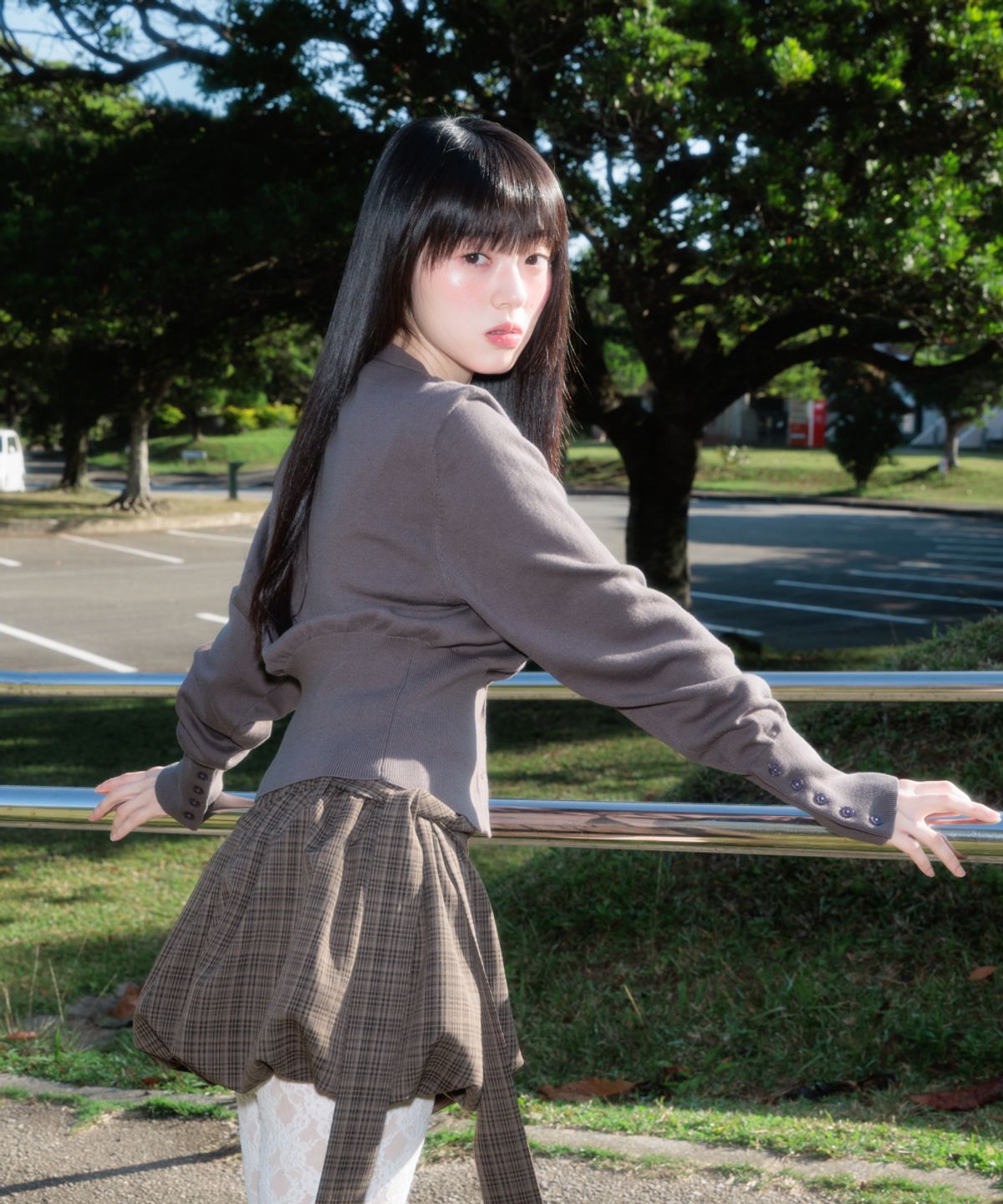 로제프란츠(ROSEFRANTZ) V-Neck Classic Button Cardigan [Charcoal]