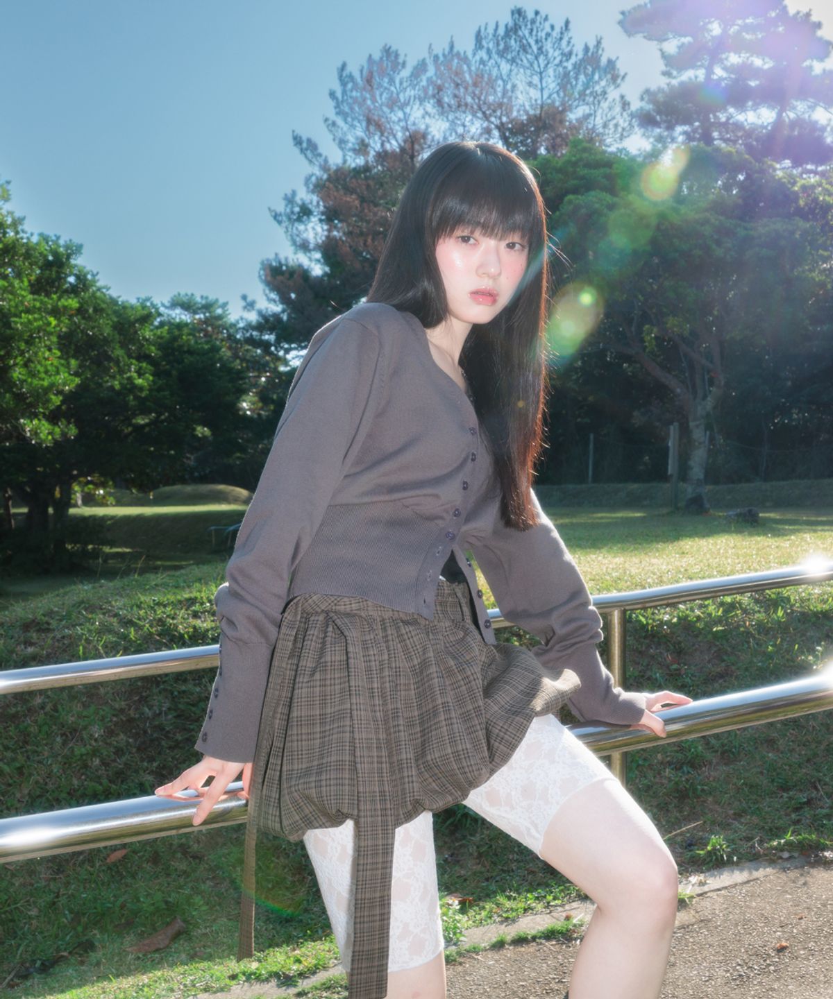 로제프란츠(ROSEFRANTZ) V-Neck Classic Button Cardigan [Charcoal]
