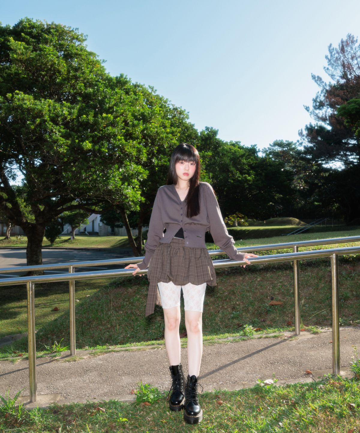 로제프란츠(ROSEFRANTZ) V-Neck Classic Button Cardigan [Charcoal]