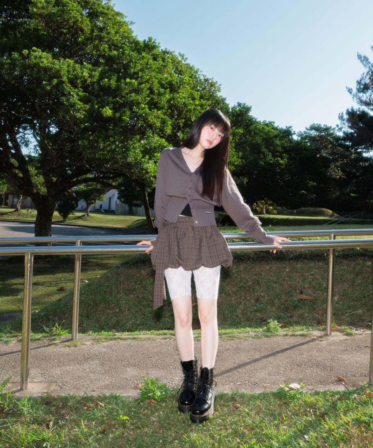 로제프란츠(ROSEFRANTZ) V-Neck Classic Button Cardigan [Charcoal]