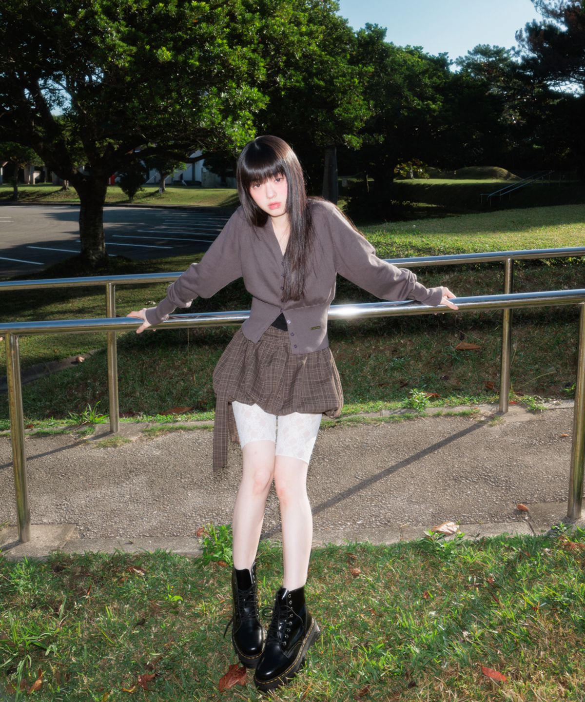 로제프란츠(ROSEFRANTZ) V-Neck Classic Button Cardigan [Charcoal]
