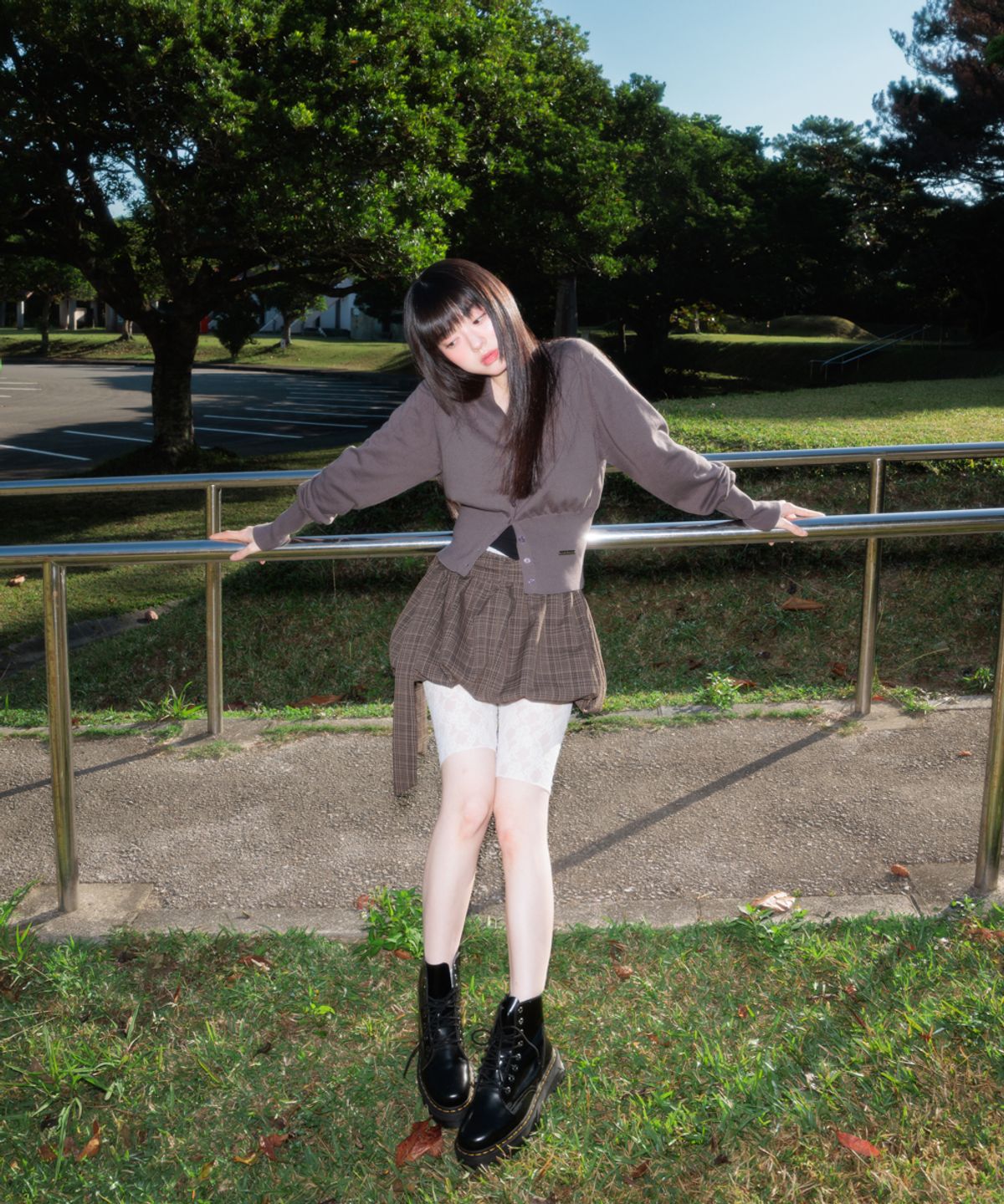로제프란츠(ROSEFRANTZ) V-Neck Classic Button Cardigan [Charcoal]