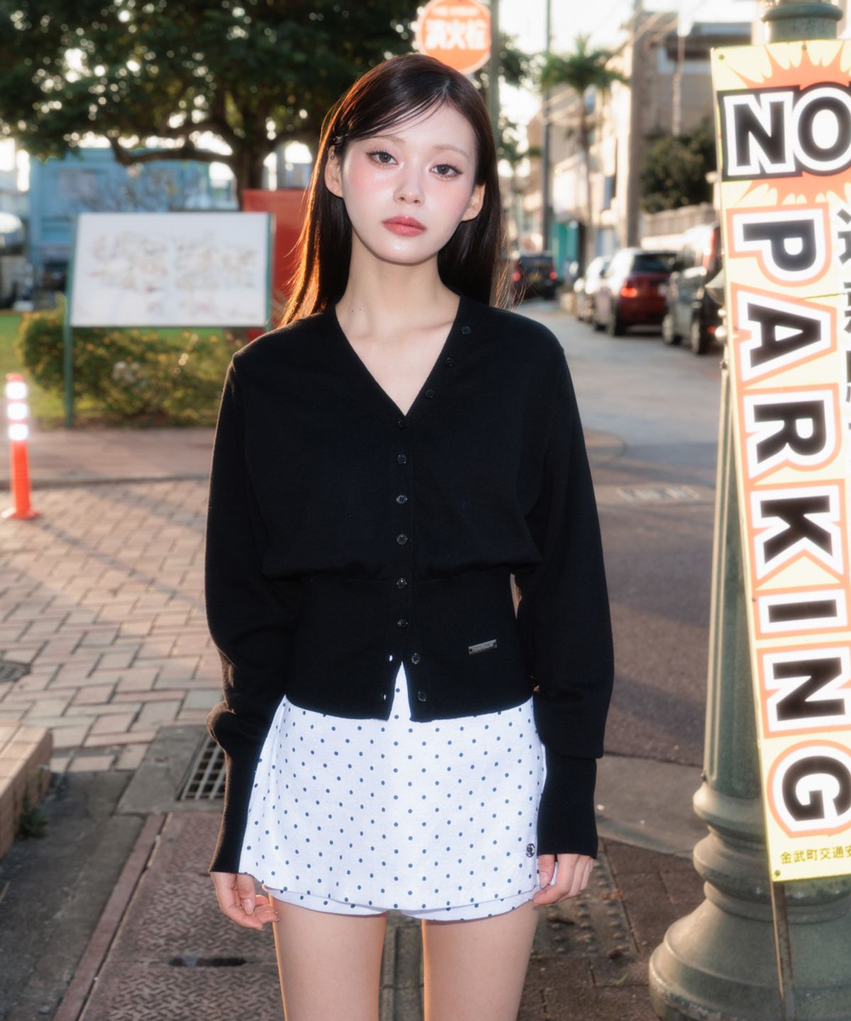 로제프란츠(ROSEFRANTZ) V-Neck Classic Button Cardigan [Black]