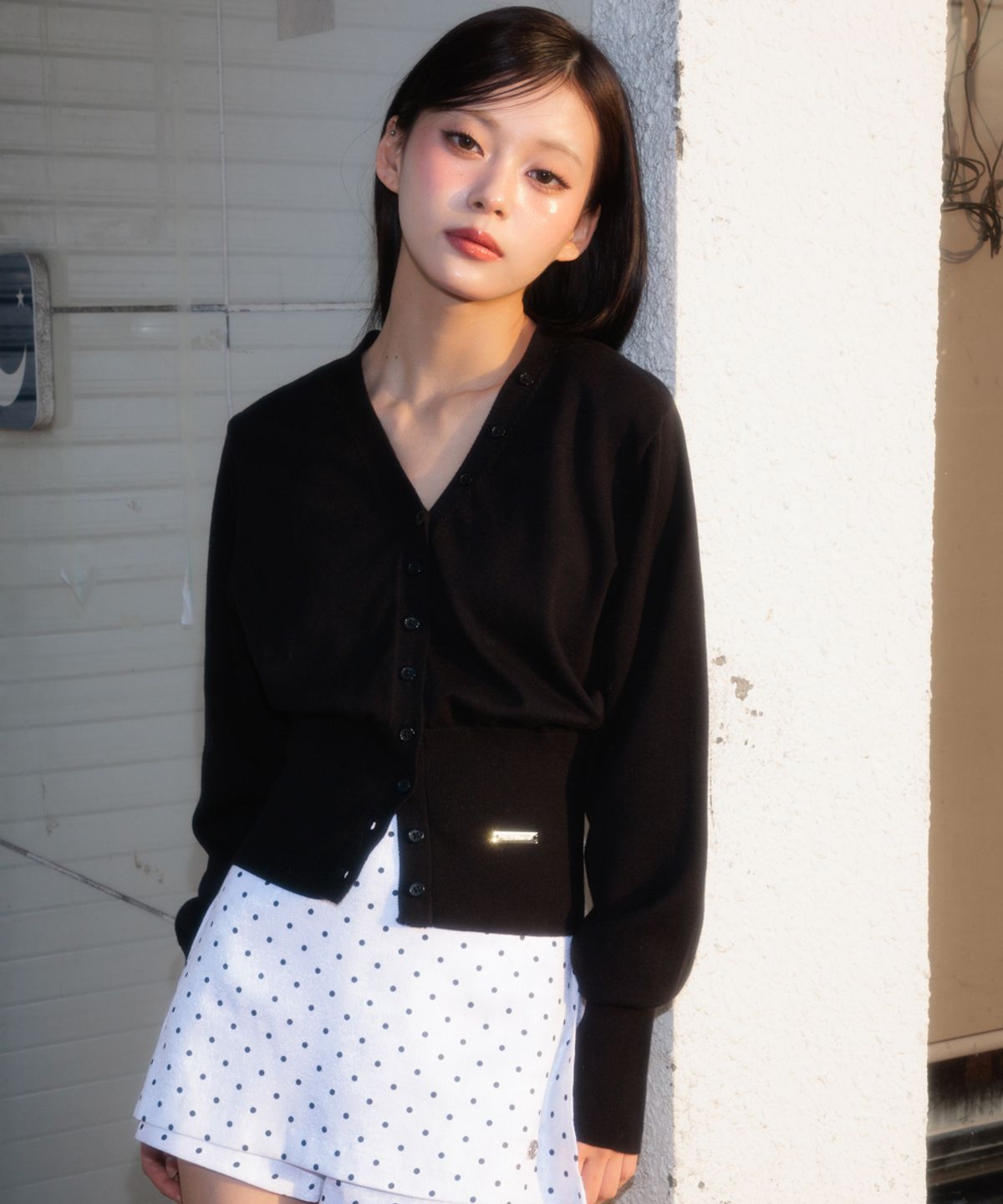 로제프란츠(ROSEFRANTZ) V-Neck Classic Button Cardigan [Black]