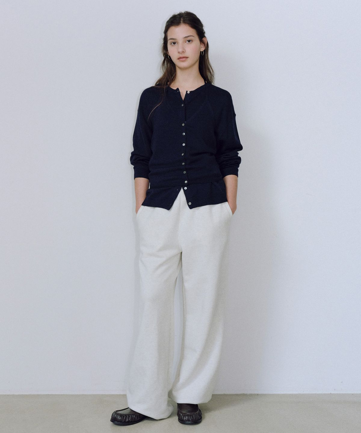 유라고(URAGO) Monet round button cardigan