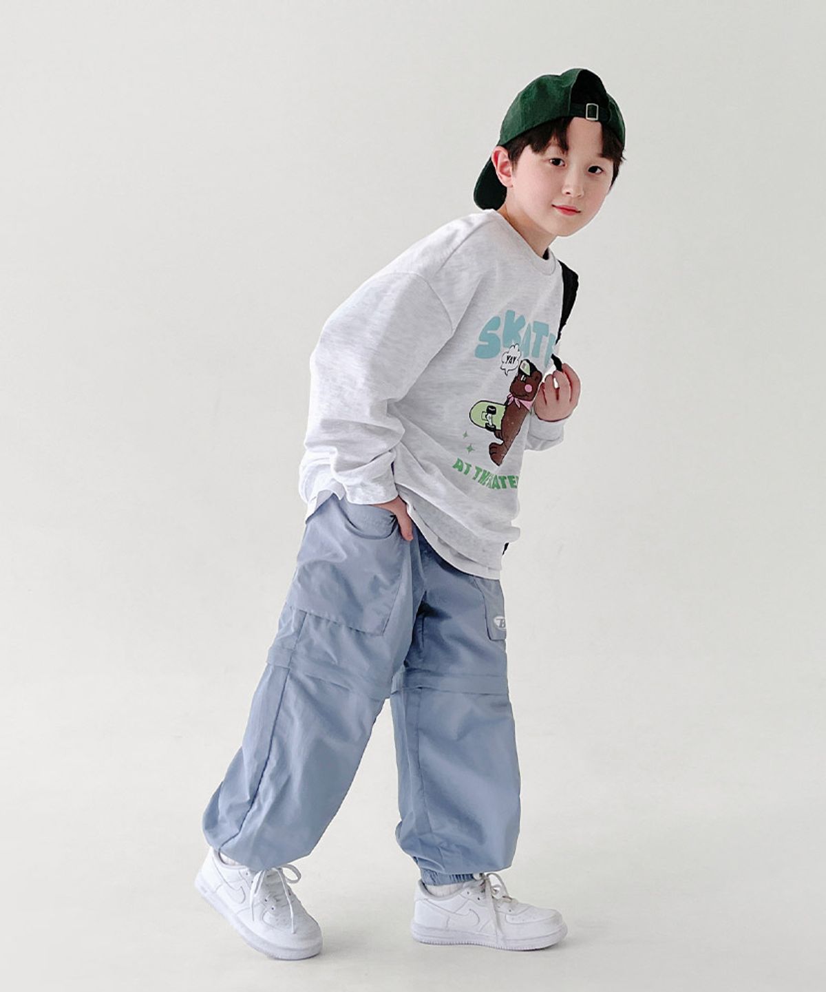베리클로젯(BERRYCLOSET) 스케이트 베어 맨투맨