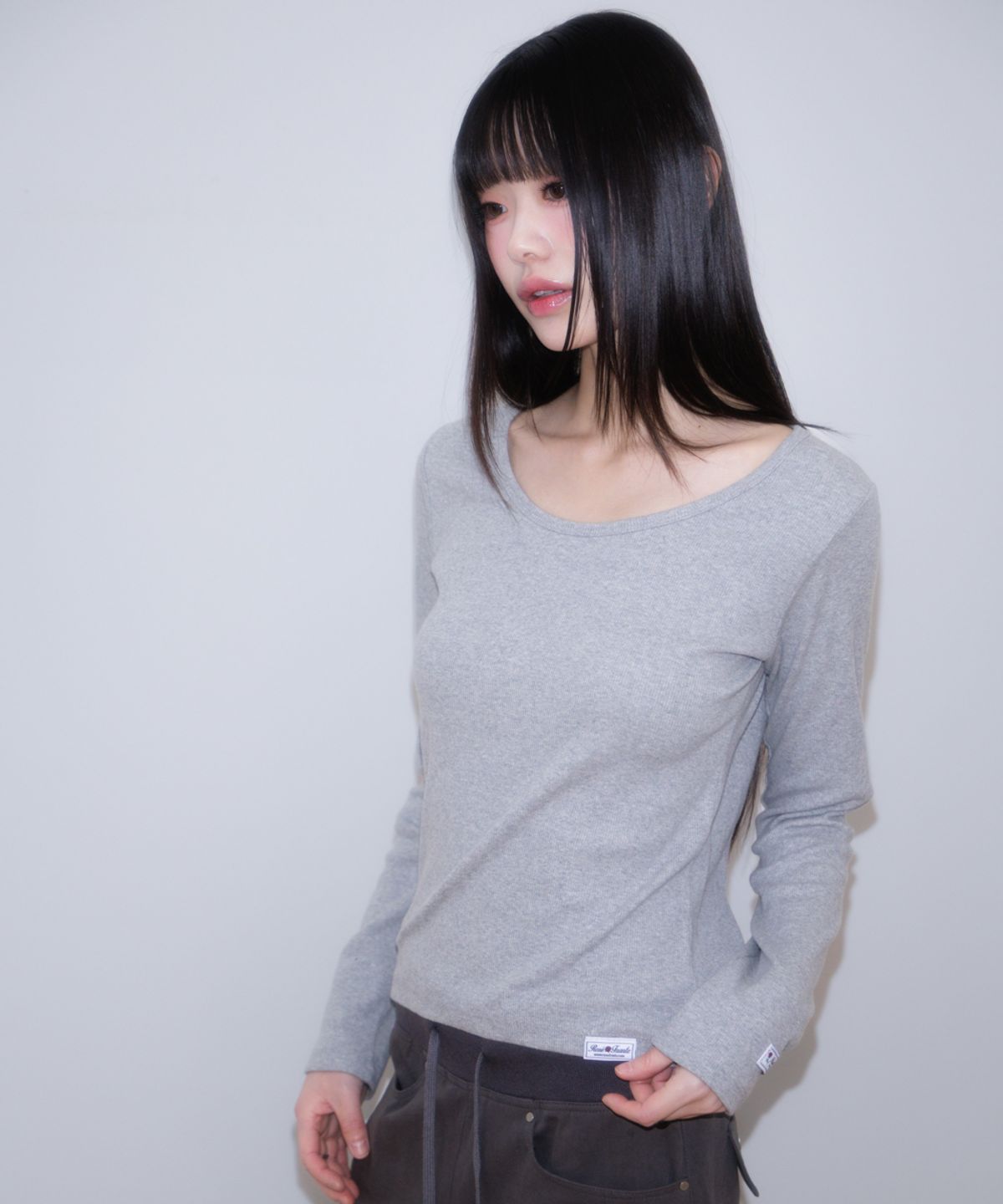로제프란츠(ROSEFRANTZ) Essential Rose Label Long Sleeve [Gray]