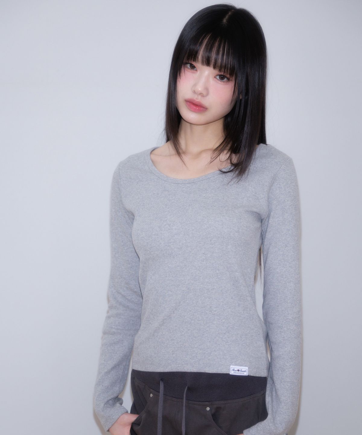 로제프란츠(ROSEFRANTZ) Essential Rose Label Long Sleeve [Gray]