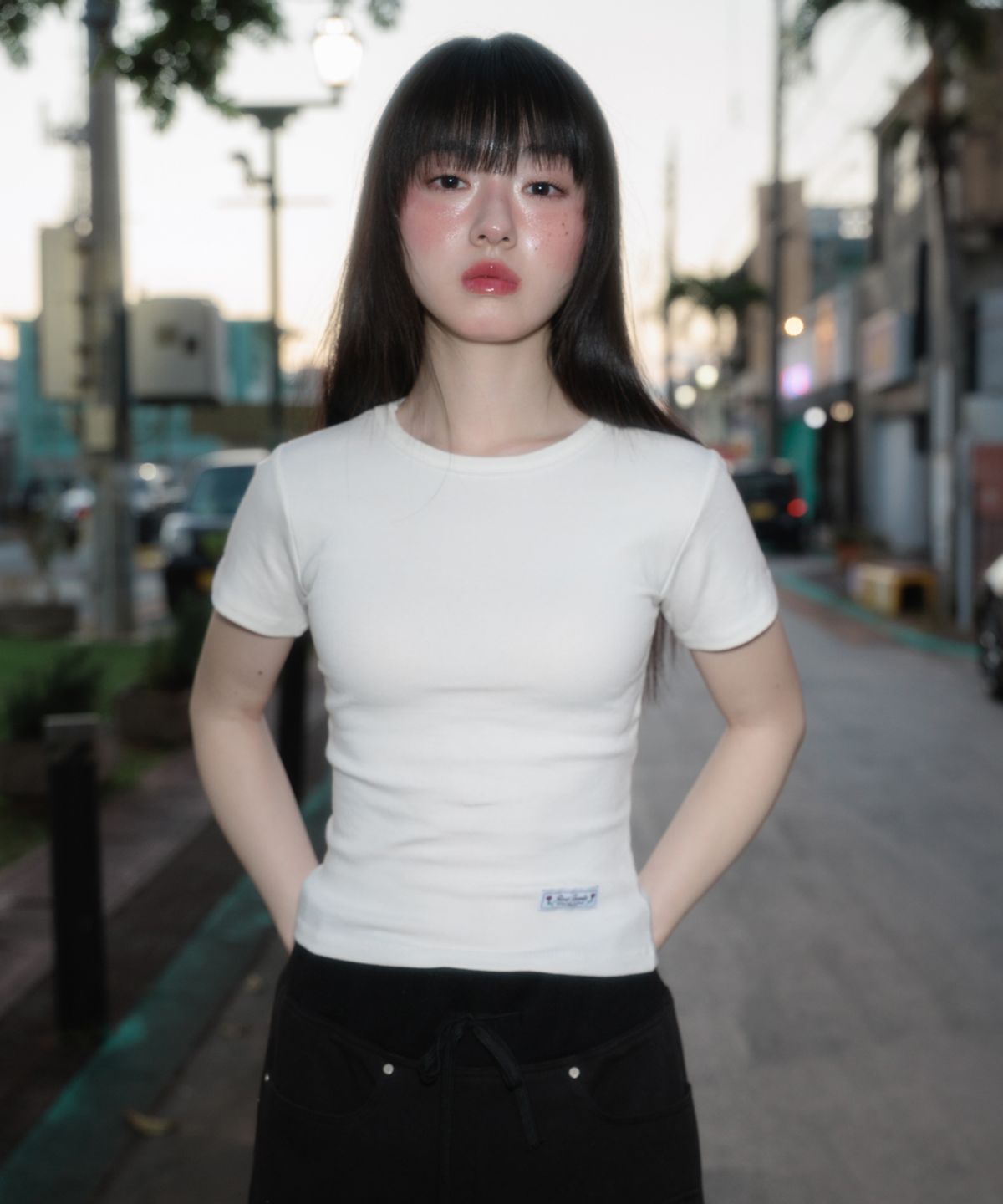 로제프란츠(ROSEFRANTZ) Essential Rose Label T-Shirt [Ivory]