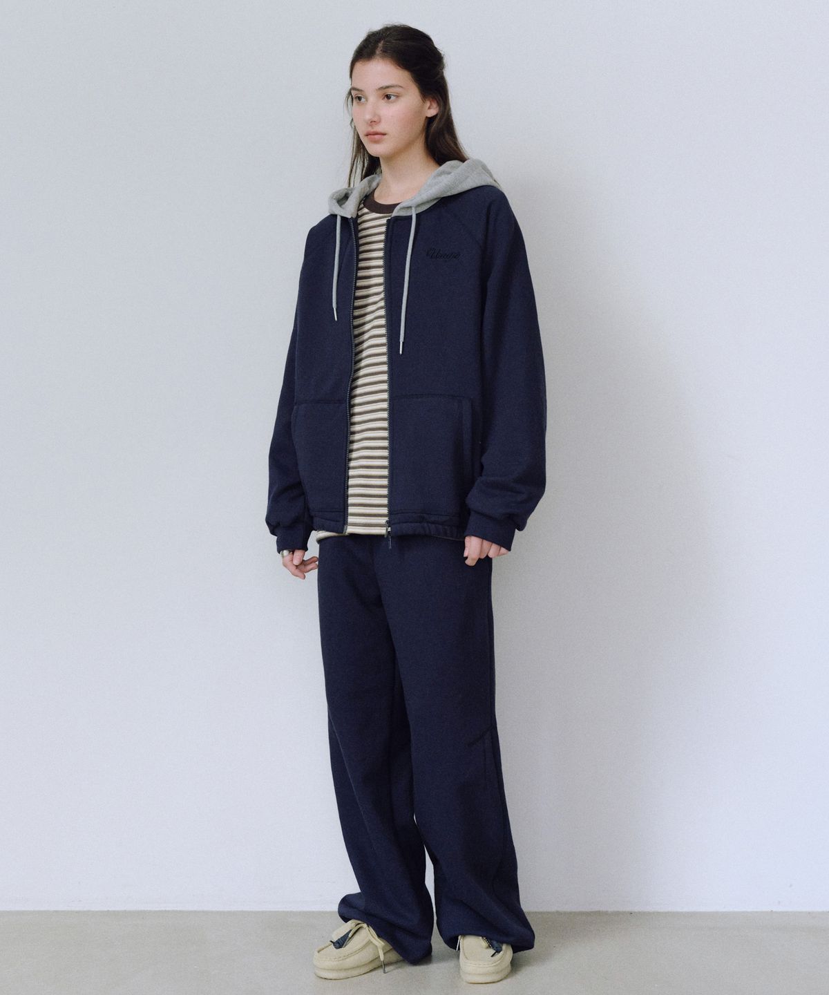 유라고(URAGO) Play wide sweatpants