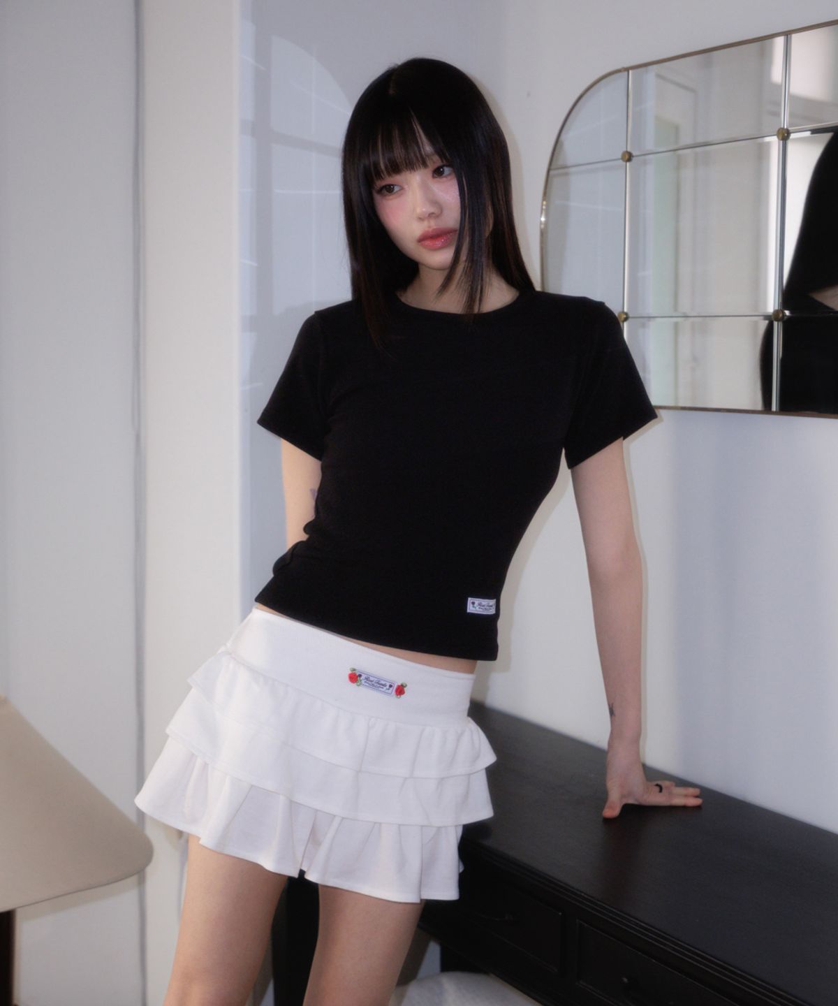 로제프란츠(ROSEFRANTZ) Essential Rose Label T-Shirt [Black]