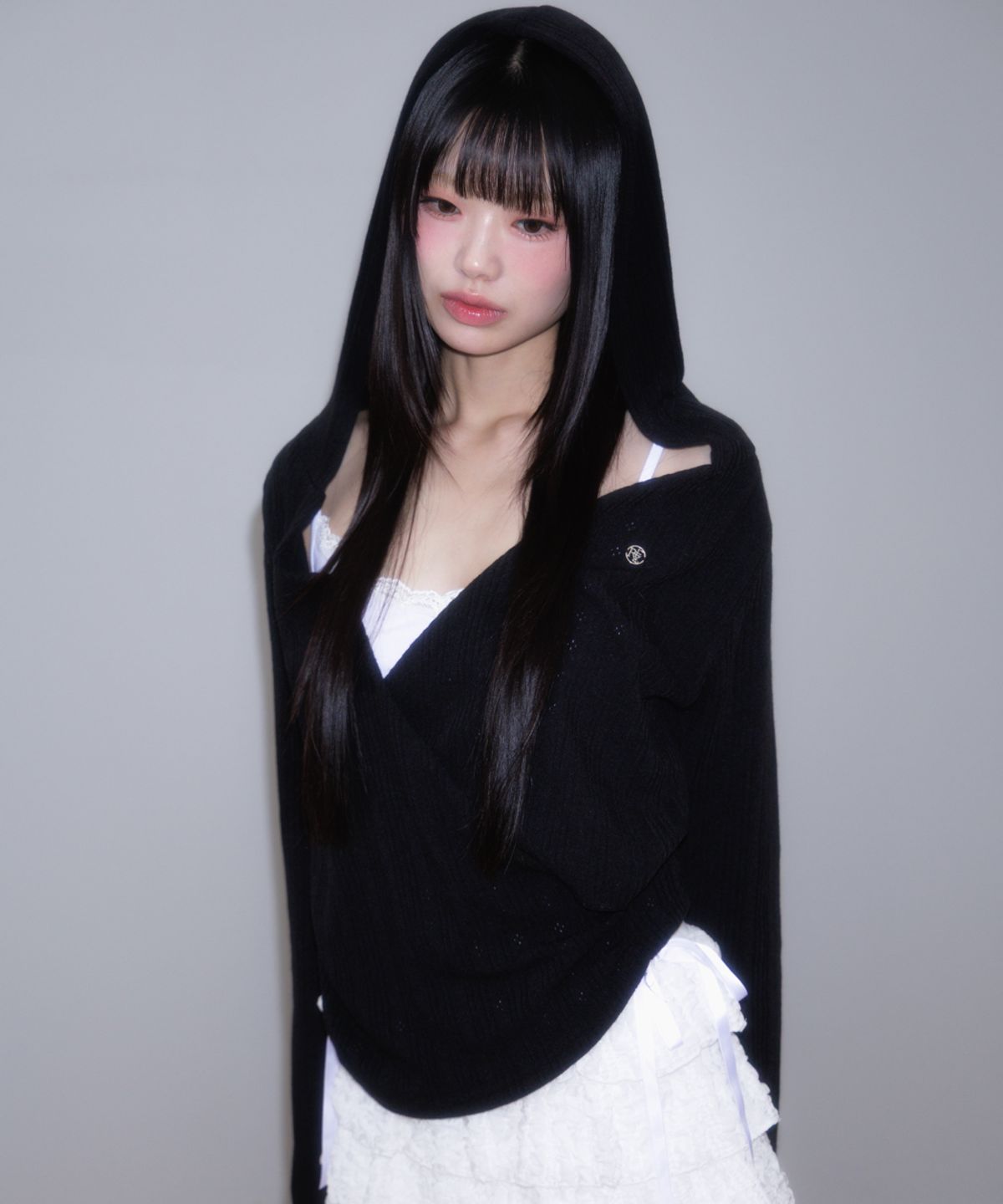 로제프란츠(ROSEFRANTZ) Wrap Shirring Hood Long Sleeve [Black]