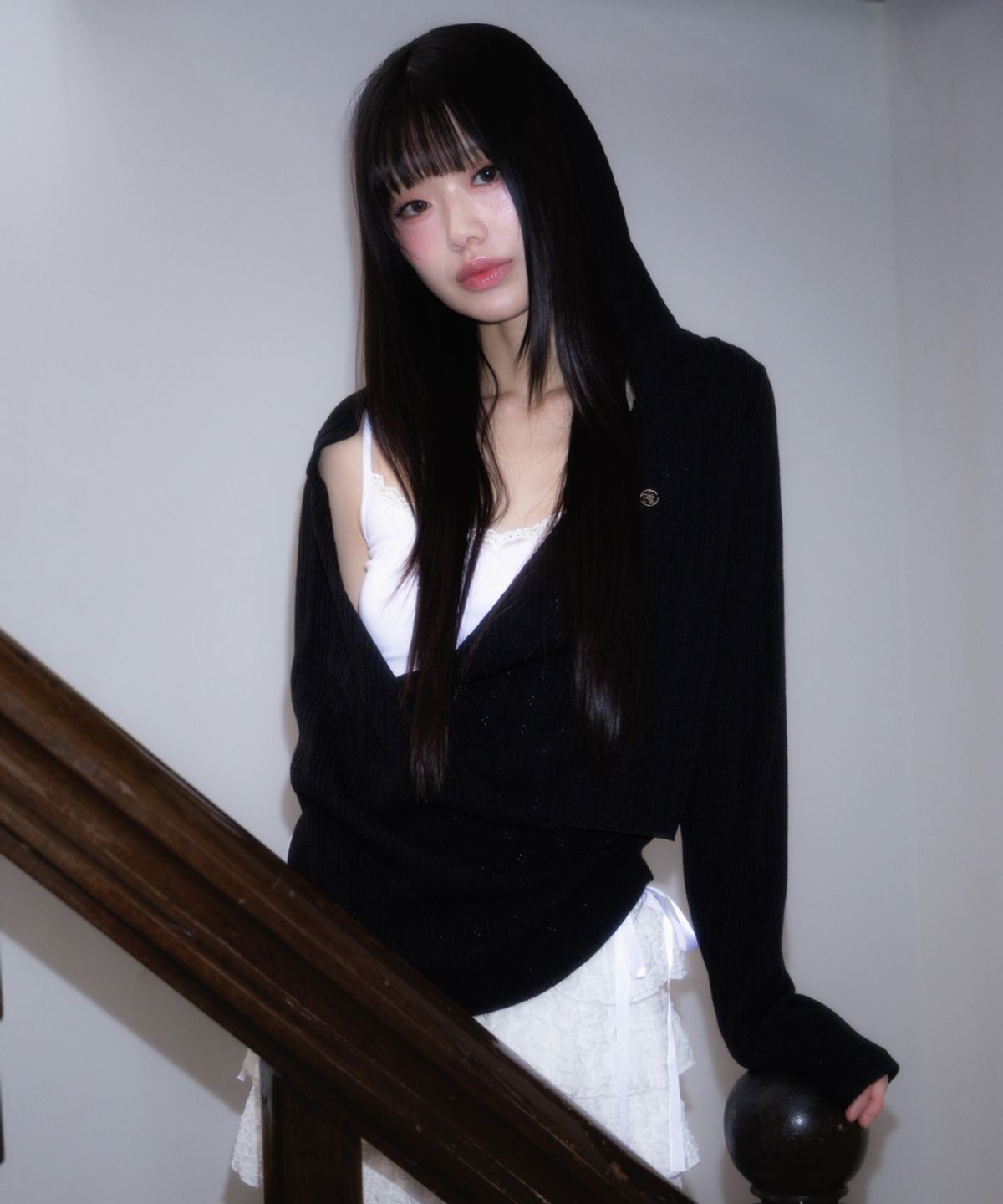 로제프란츠(ROSEFRANTZ) Wrap Shirring Hood Long Sleeve [Black]