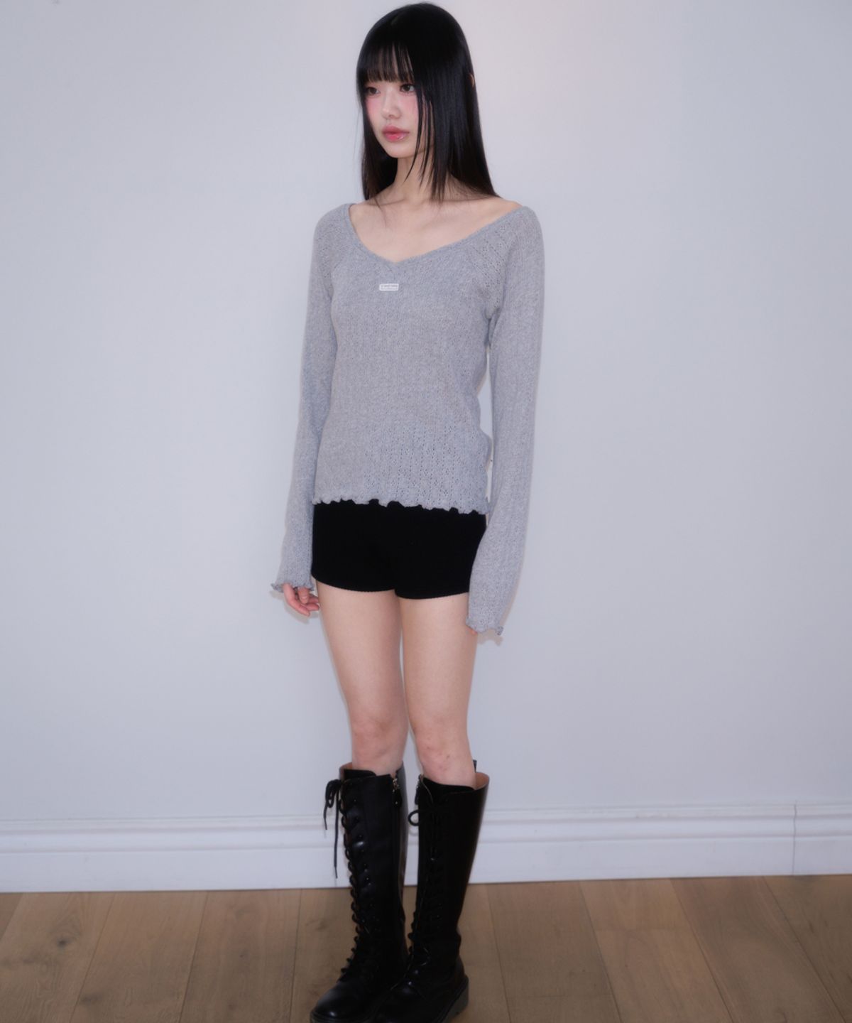 로제프란츠(ROSEFRANTZ) Lace Label V-Neck Long Sleeve [Gray]