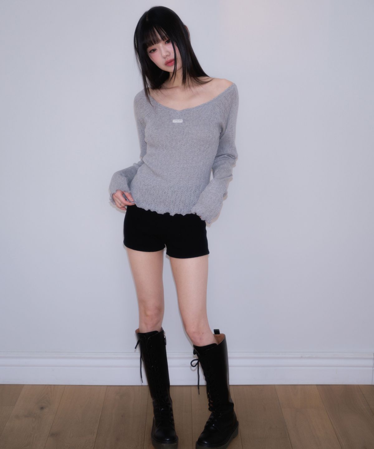 로제프란츠(ROSEFRANTZ) Lace Label V-Neck Long Sleeve [Gray]