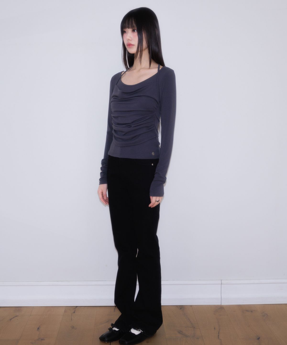 로제프란츠(ROSEFRANTZ) Drape Layered Halter Long Sleeve [Charcoal]