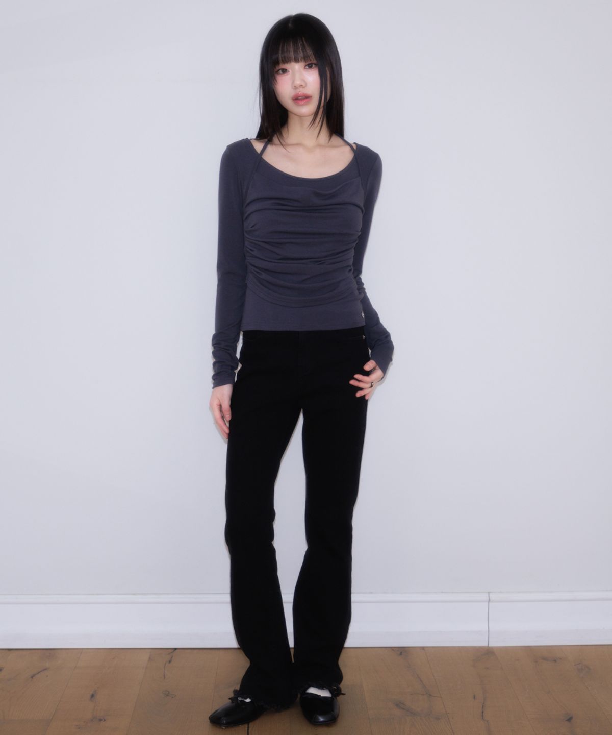 로제프란츠(ROSEFRANTZ) Drape Layered Halter Long Sleeve [Charcoal]