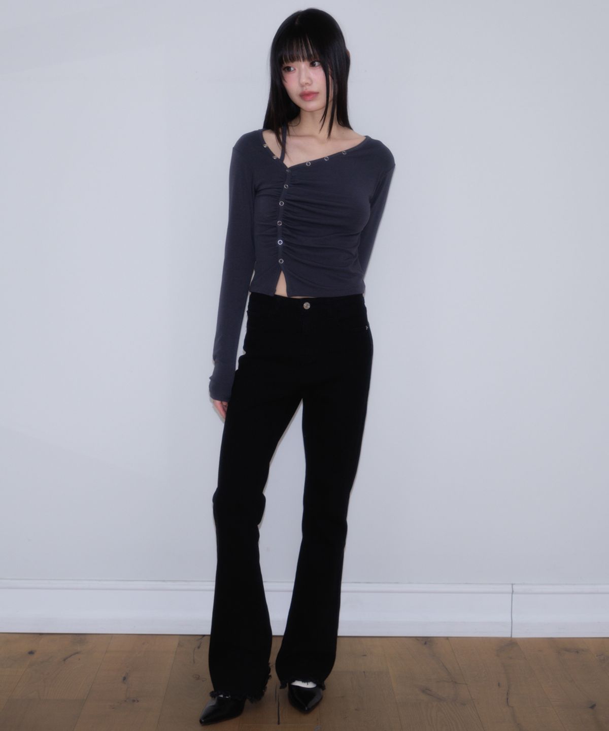 로제프란츠(ROSEFRANTZ) Unbalanced Shirring Long Sleeve [Charcoal]