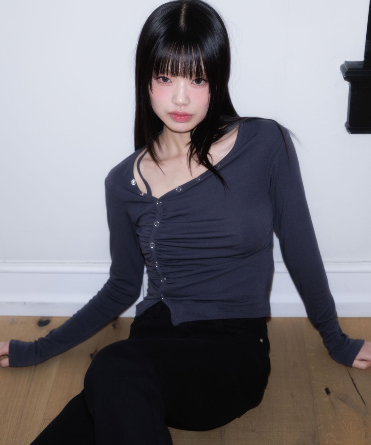 로제프란츠(ROSEFRANTZ) Unbalanced Shirring Long Sleeve [Charcoal]