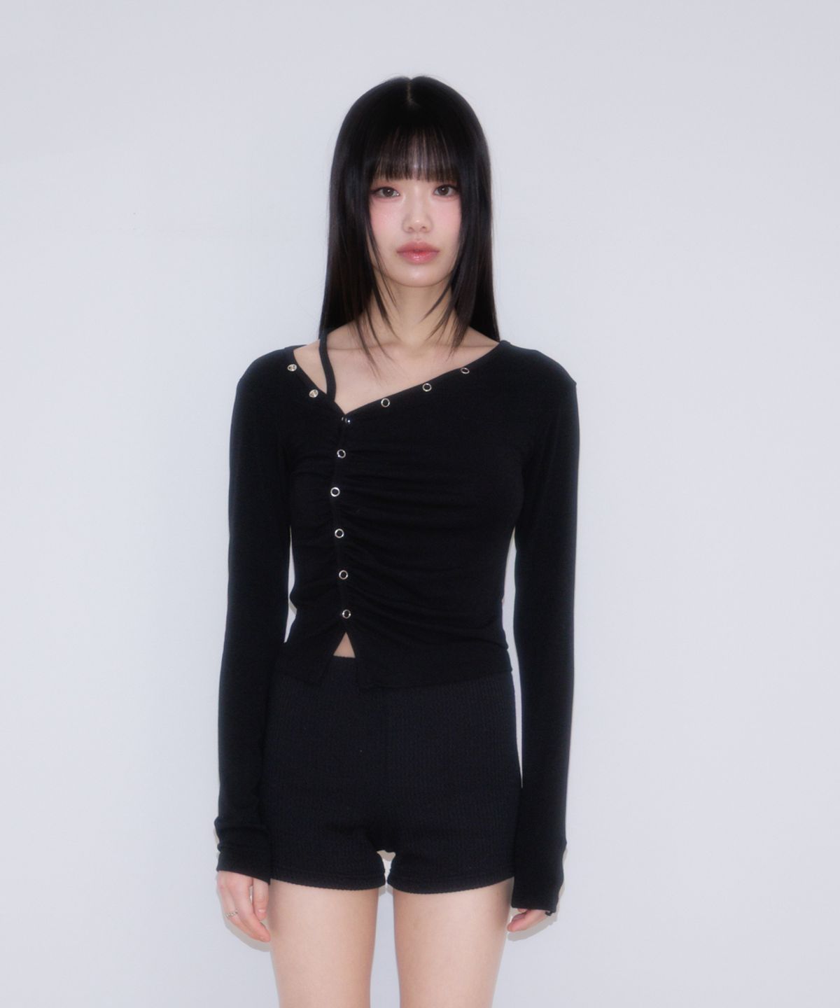 로제프란츠(ROSEFRANTZ) Unbalanced Shirring Long Sleeve [Black]