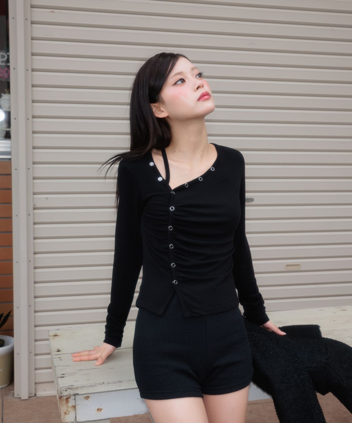 로제프란츠(ROSEFRANTZ) Unbalanced Shirring Long Sleeve [Black]