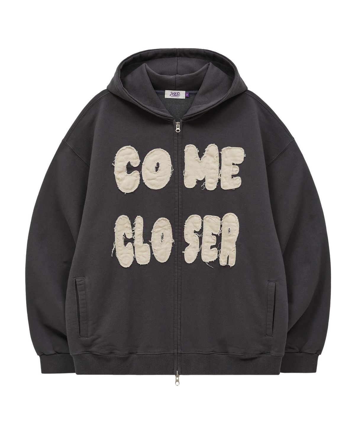 후드후드(HOODHOOD) COME CLOSER 아플리케 후드 집업 차콜
