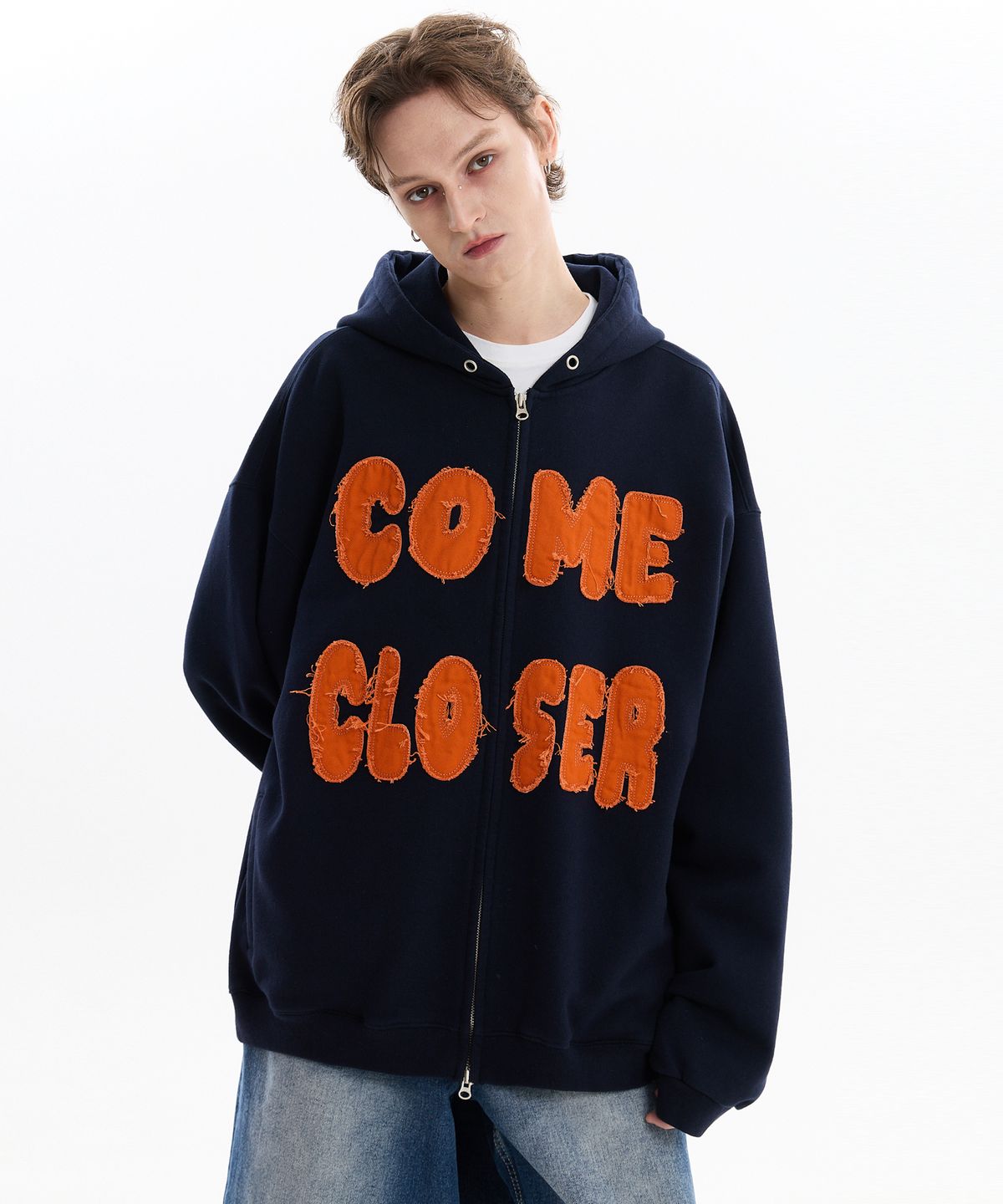 후드후드(HOODHOOD) COME CLOSER 아플리케 후드 집업 네이비