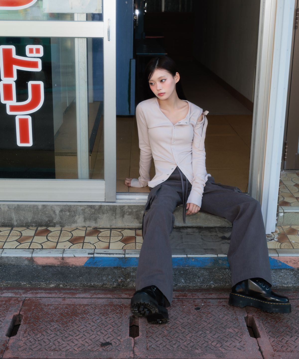 로제프란츠(ROSEFRANTZ) One Off-Shoulder Strap Long Sleeve [Beige]