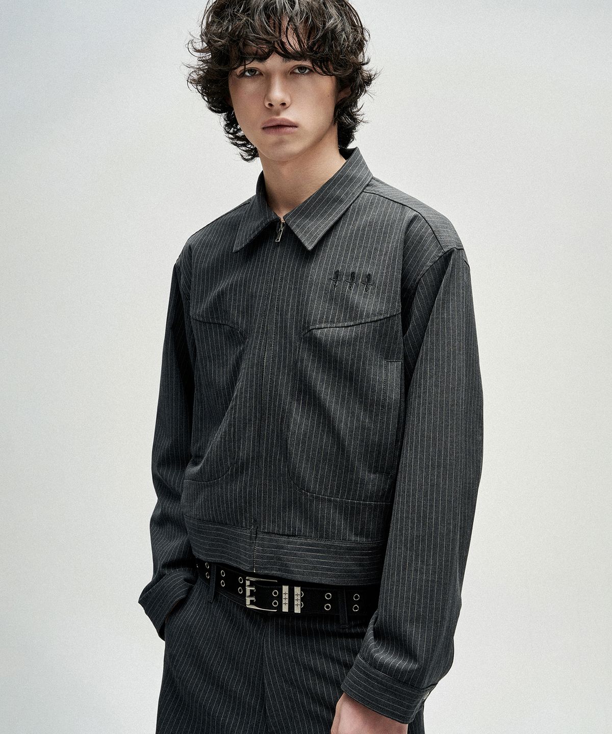 낫포너드(NOT4NERD) TR Stripe Cinch Back Crop Jacket - Charcoal