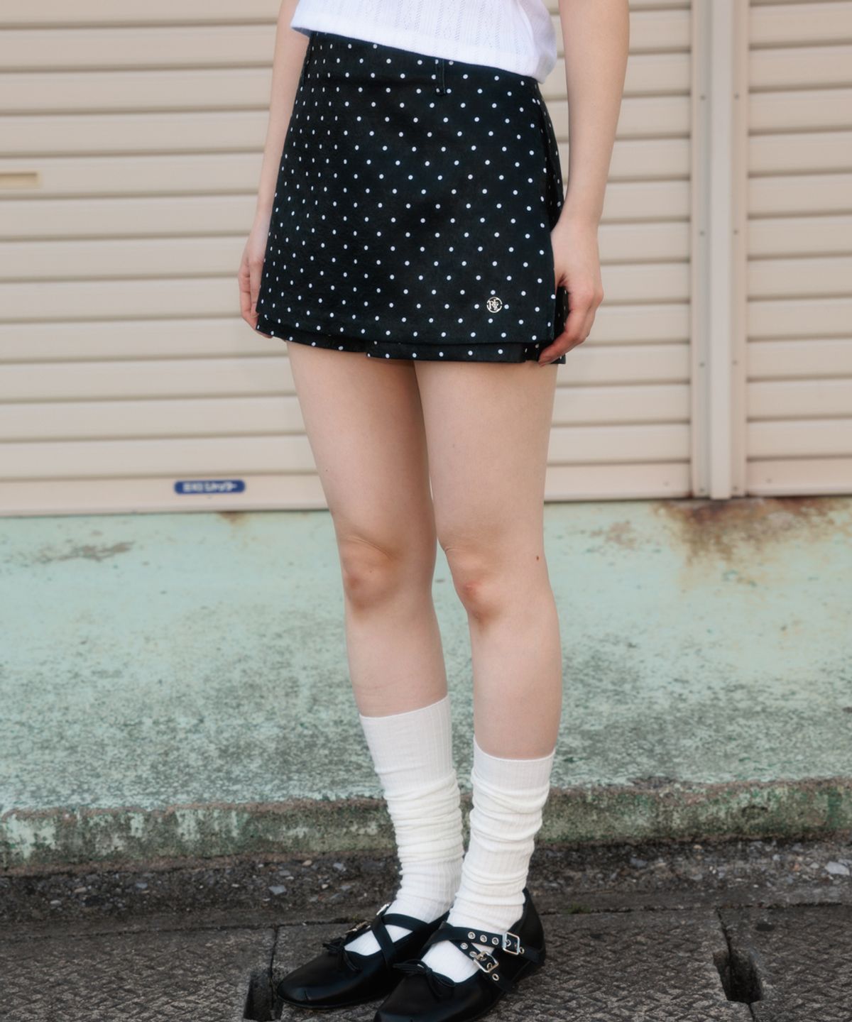 로제프란츠(ROSEFRANTZ) Dot Back Pocket Skirt Pants [Black]