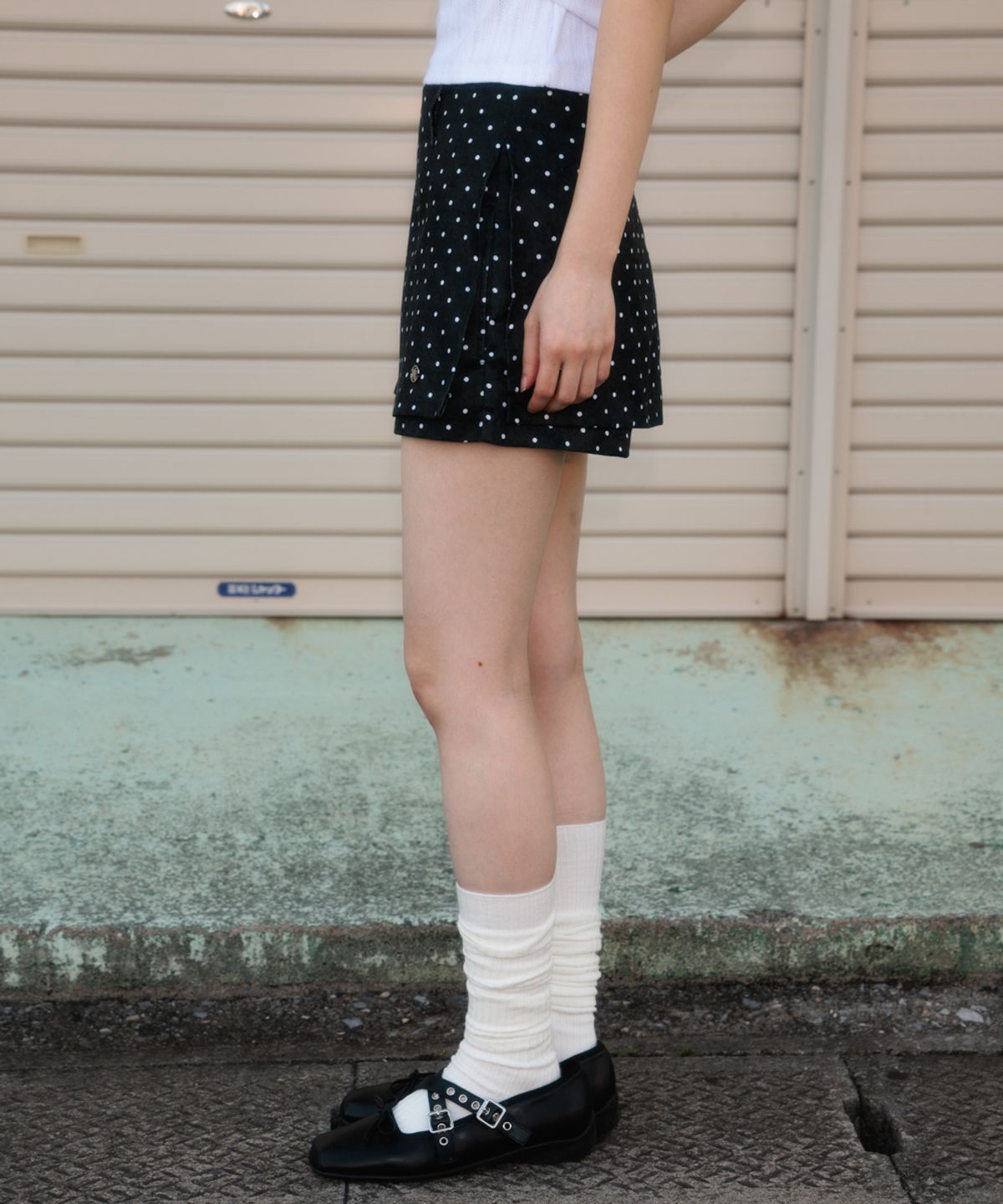 로제프란츠(ROSEFRANTZ) Dot Back Pocket Skirt Pants [Black]