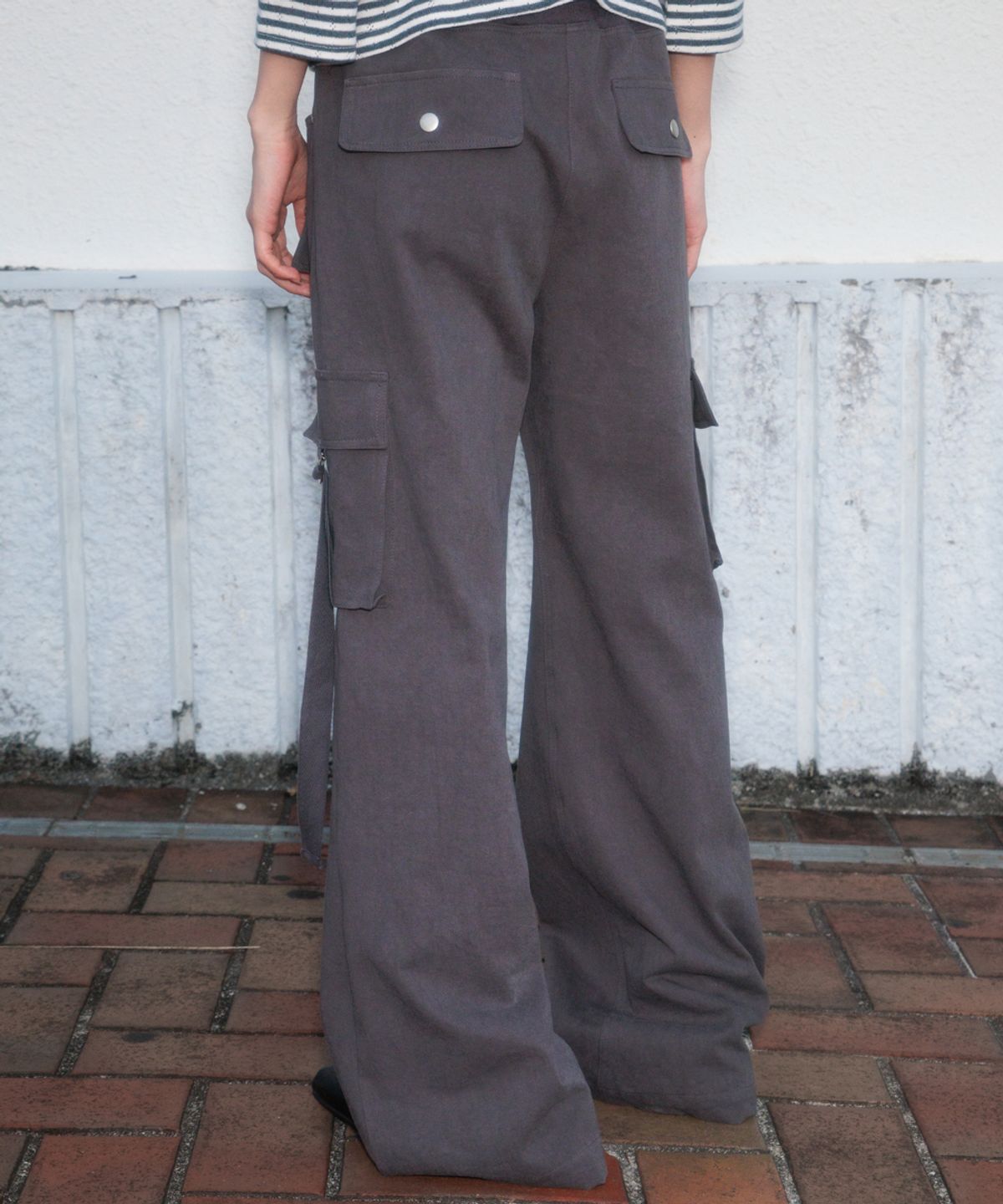 로제프란츠(ROSEFRANTZ) Cargo Slim Bootcut Pants [Charcoal]