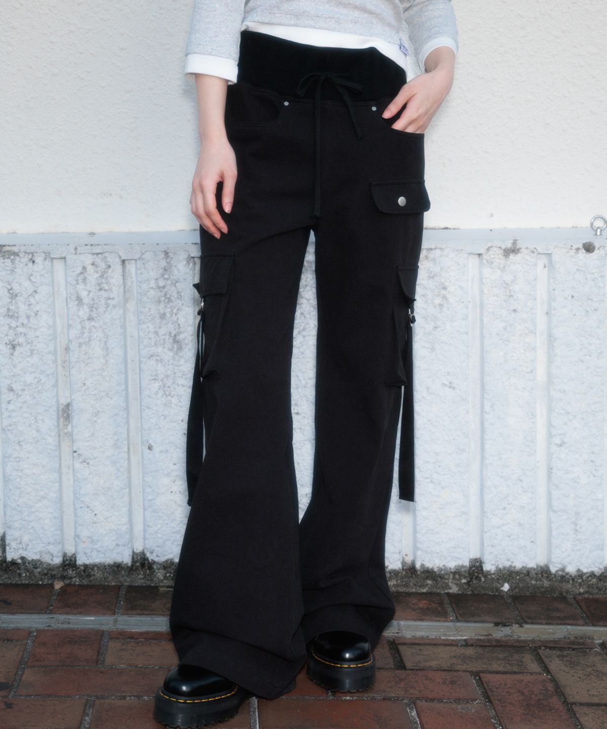 로제프란츠(ROSEFRANTZ) Cargo Slim Bootcut Pants [Black]