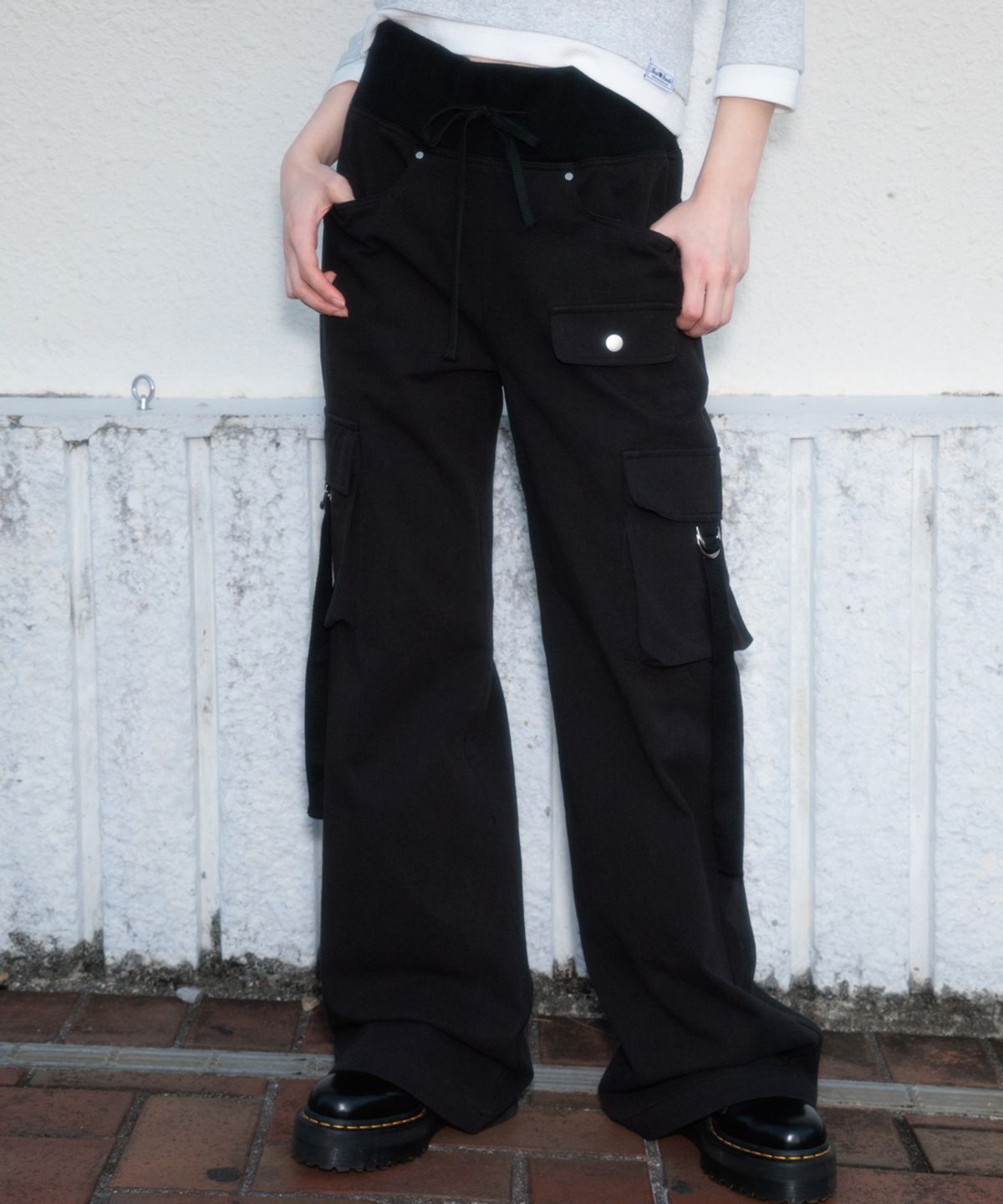 로제프란츠(ROSEFRANTZ) Cargo Slim Bootcut Pants [Black]