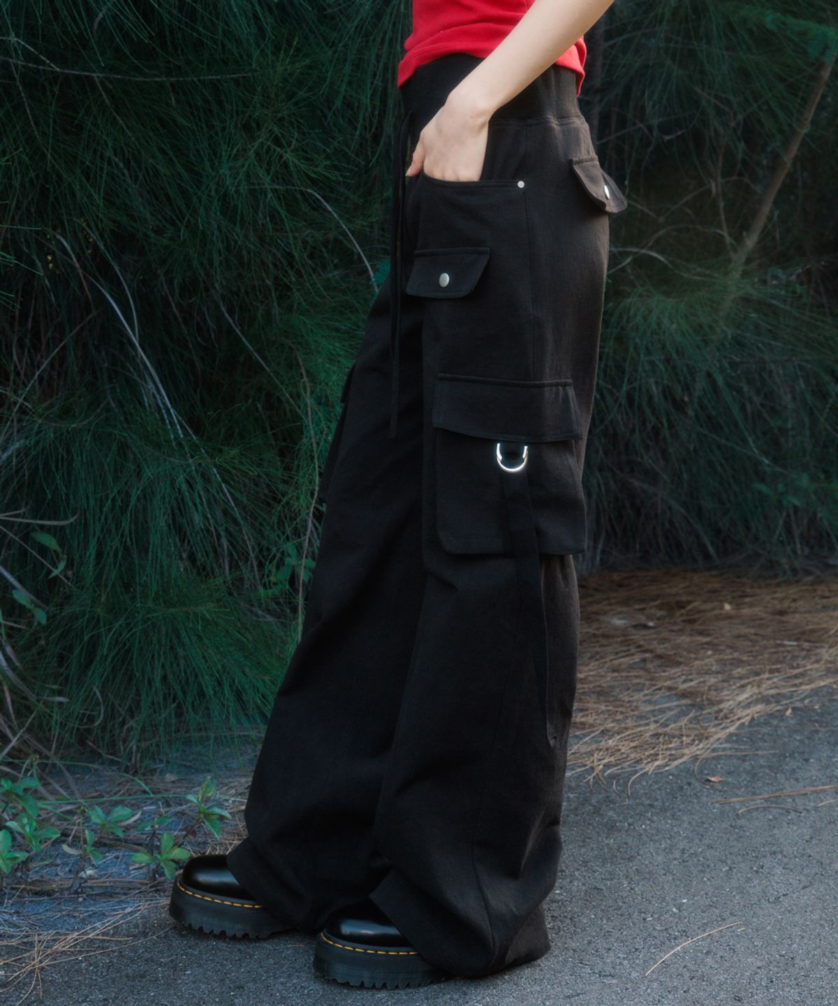 로제프란츠(ROSEFRANTZ) Cargo Slim Bootcut Pants [Black]
