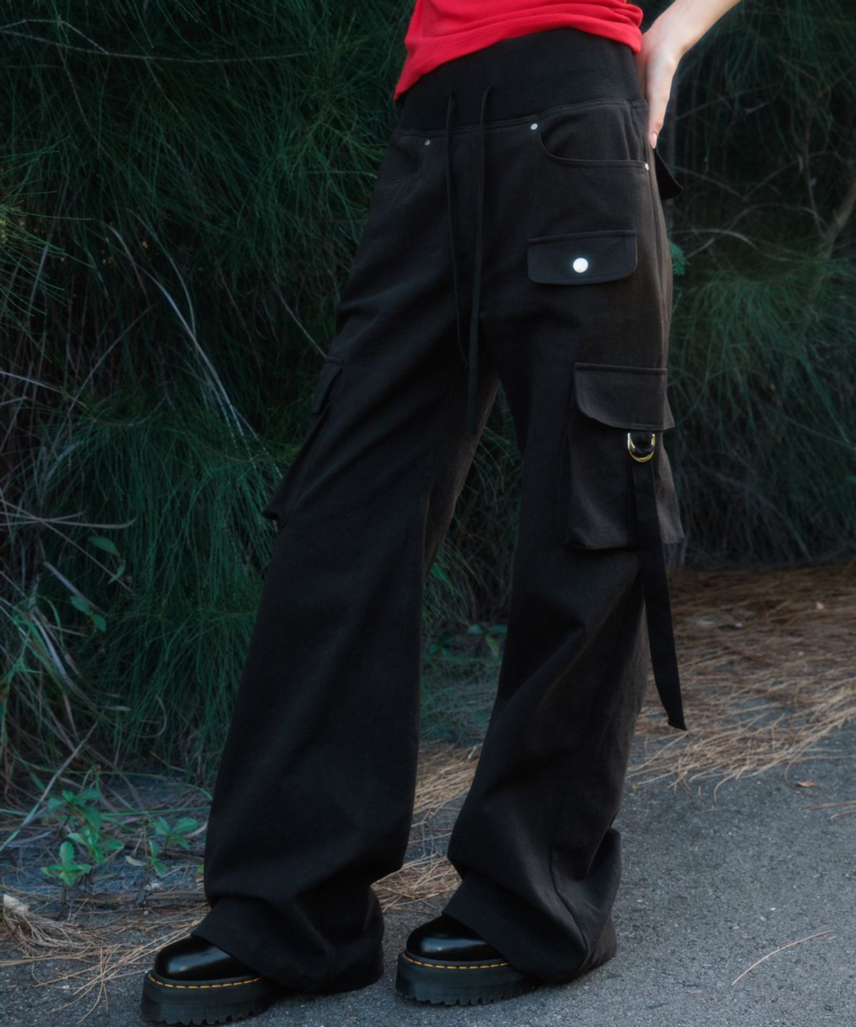 로제프란츠(ROSEFRANTZ) Cargo Slim Bootcut Pants [Black]