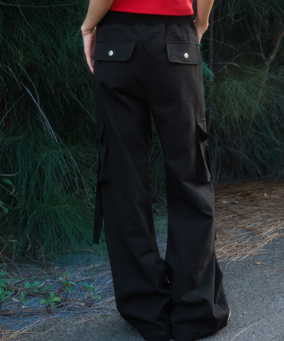 로제프란츠(ROSEFRANTZ) Cargo Slim Bootcut Pants [Black]
